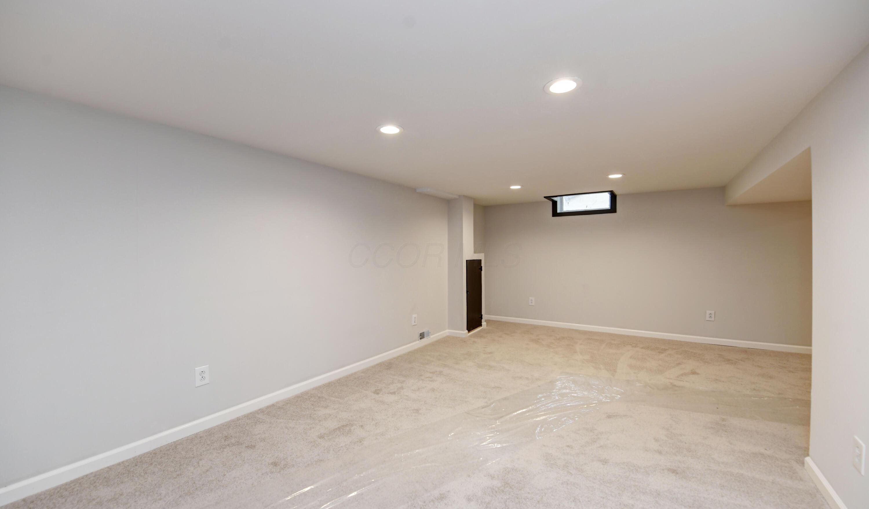 10010 Oxford Drive