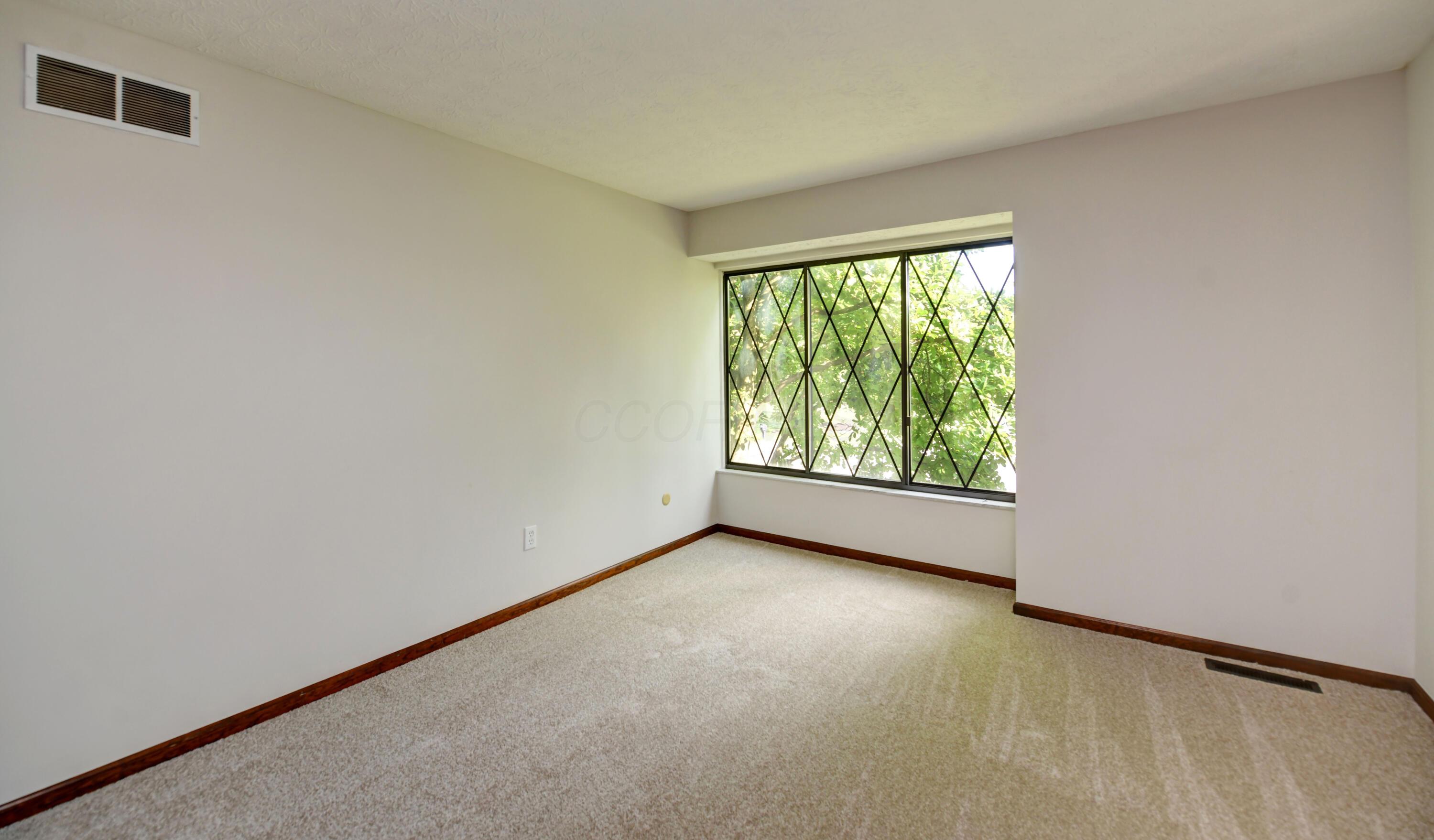 10010 Oxford Drive