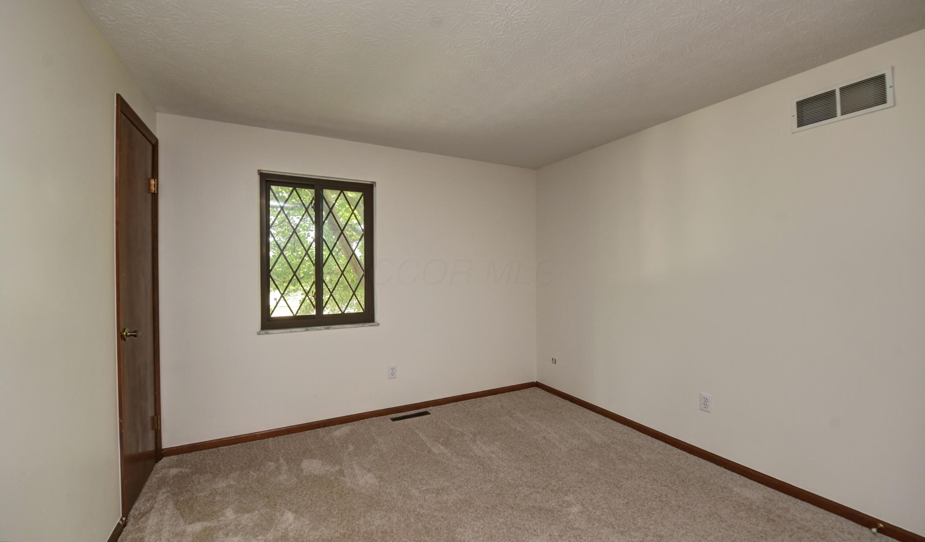 10010 Oxford Drive