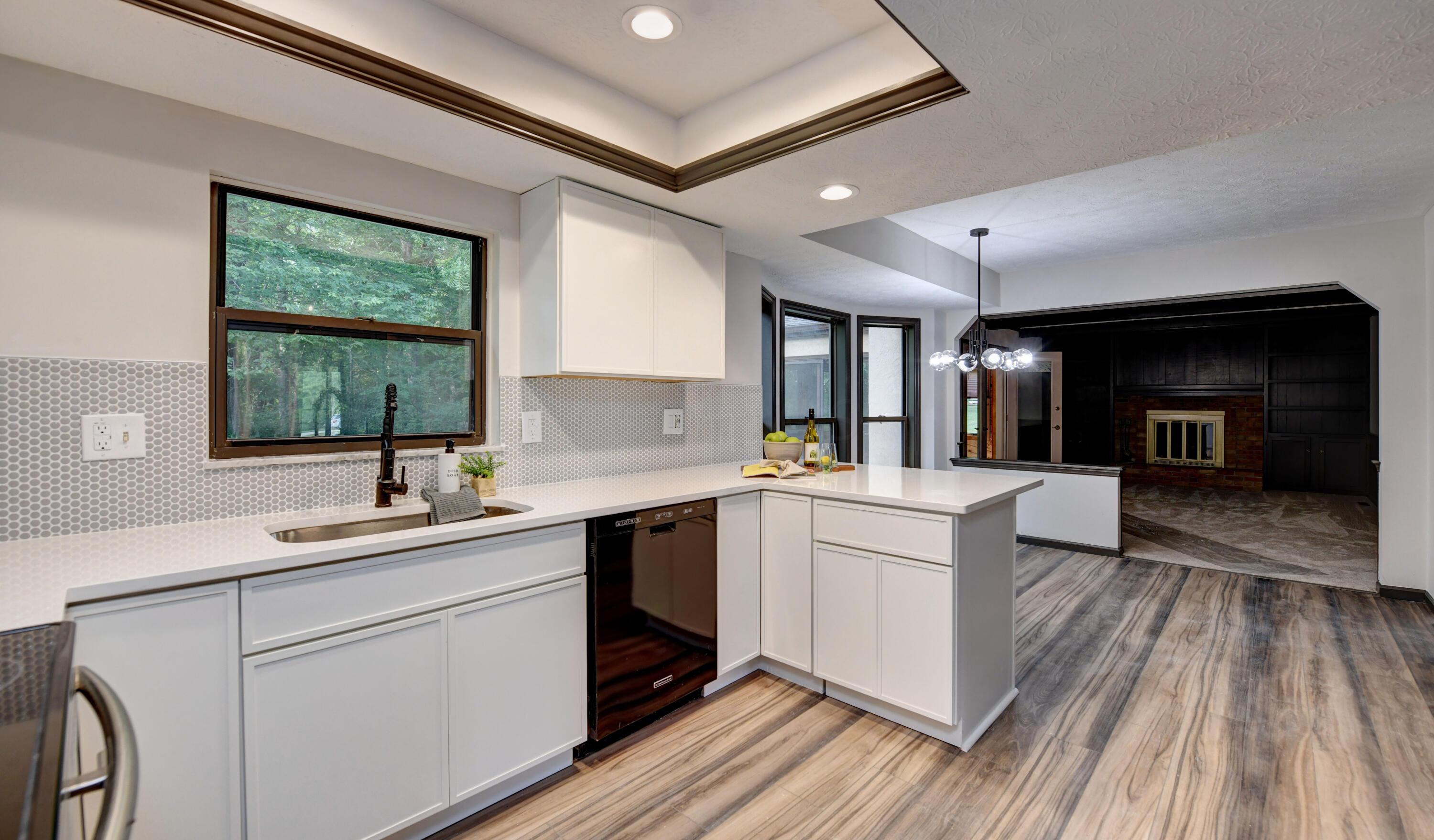 10010 Oxford Drive