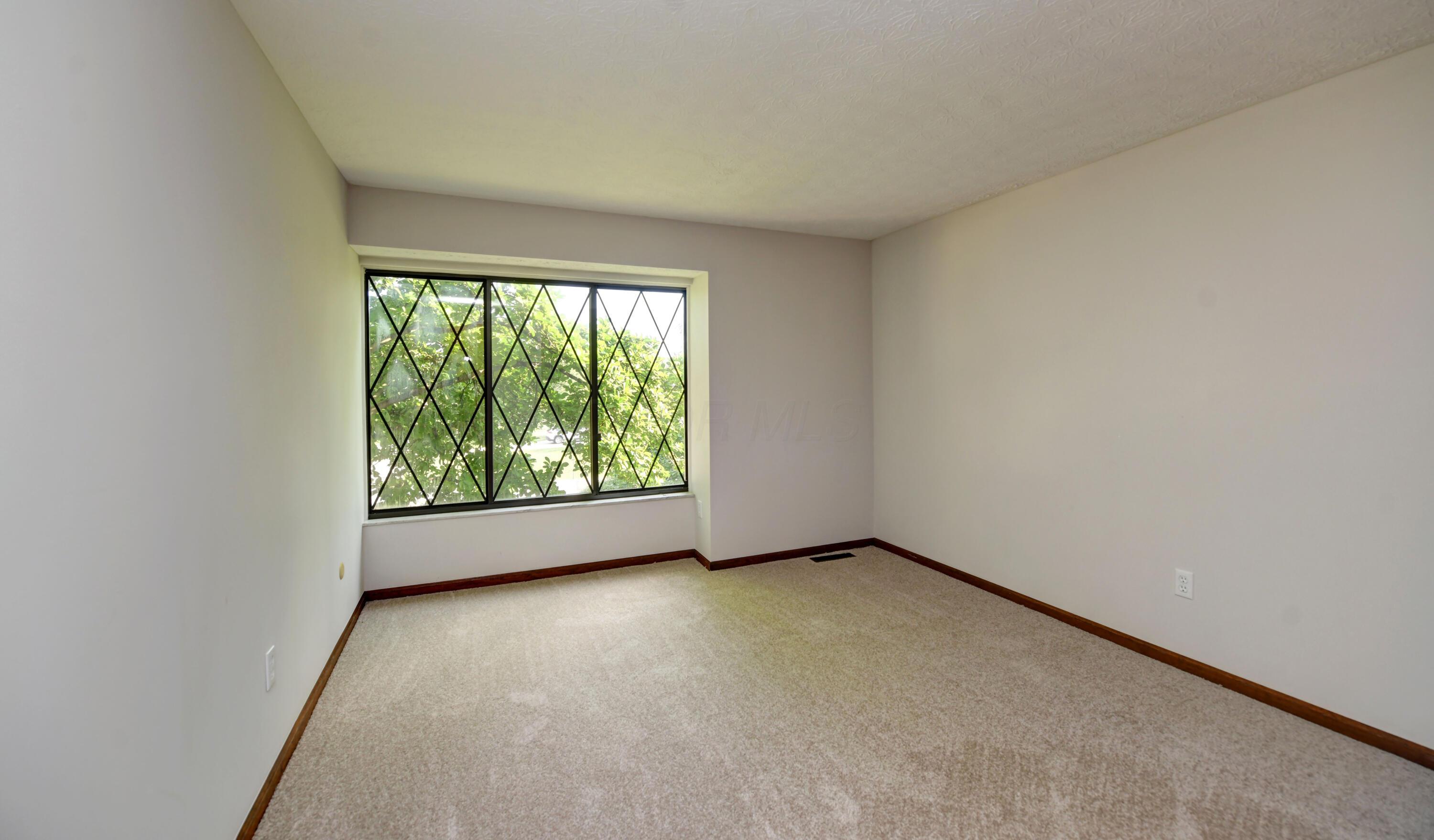 10010 Oxford Drive