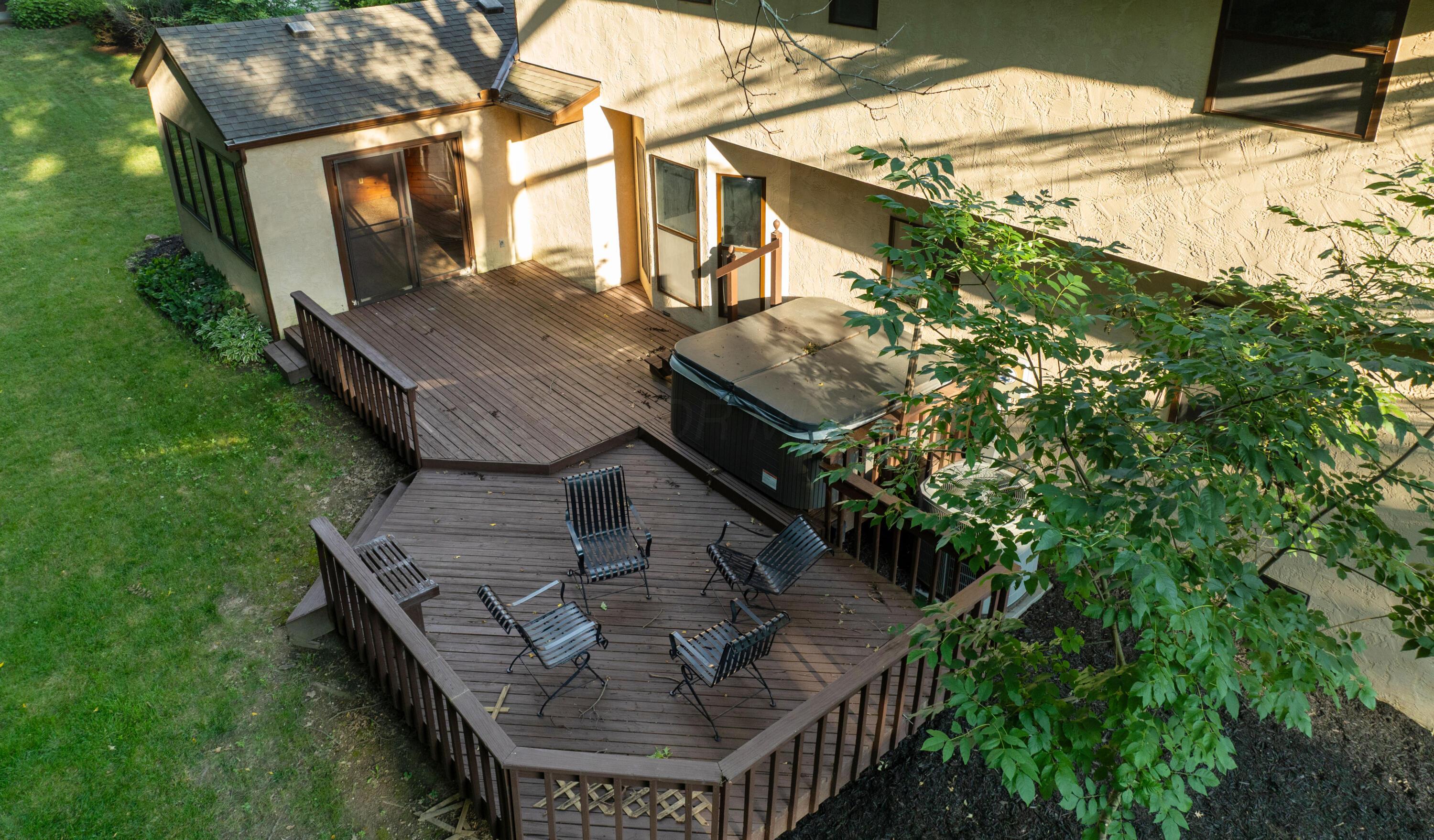 10010 Oxford Drive