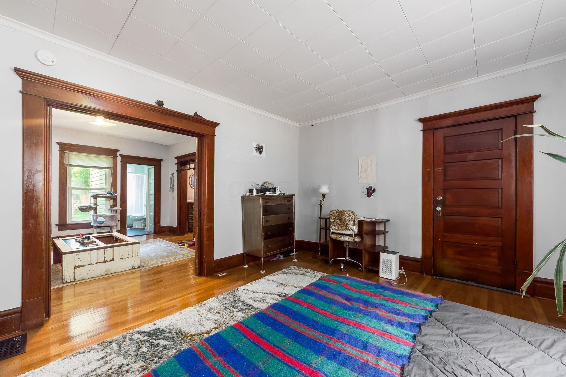 112 W Tompkins Street
