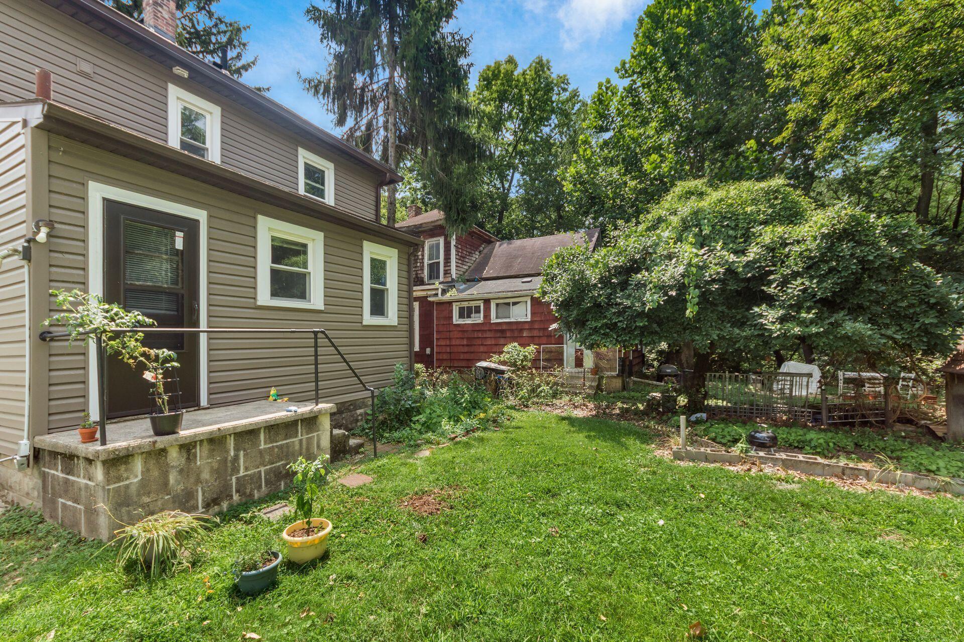 112 W Tompkins Street