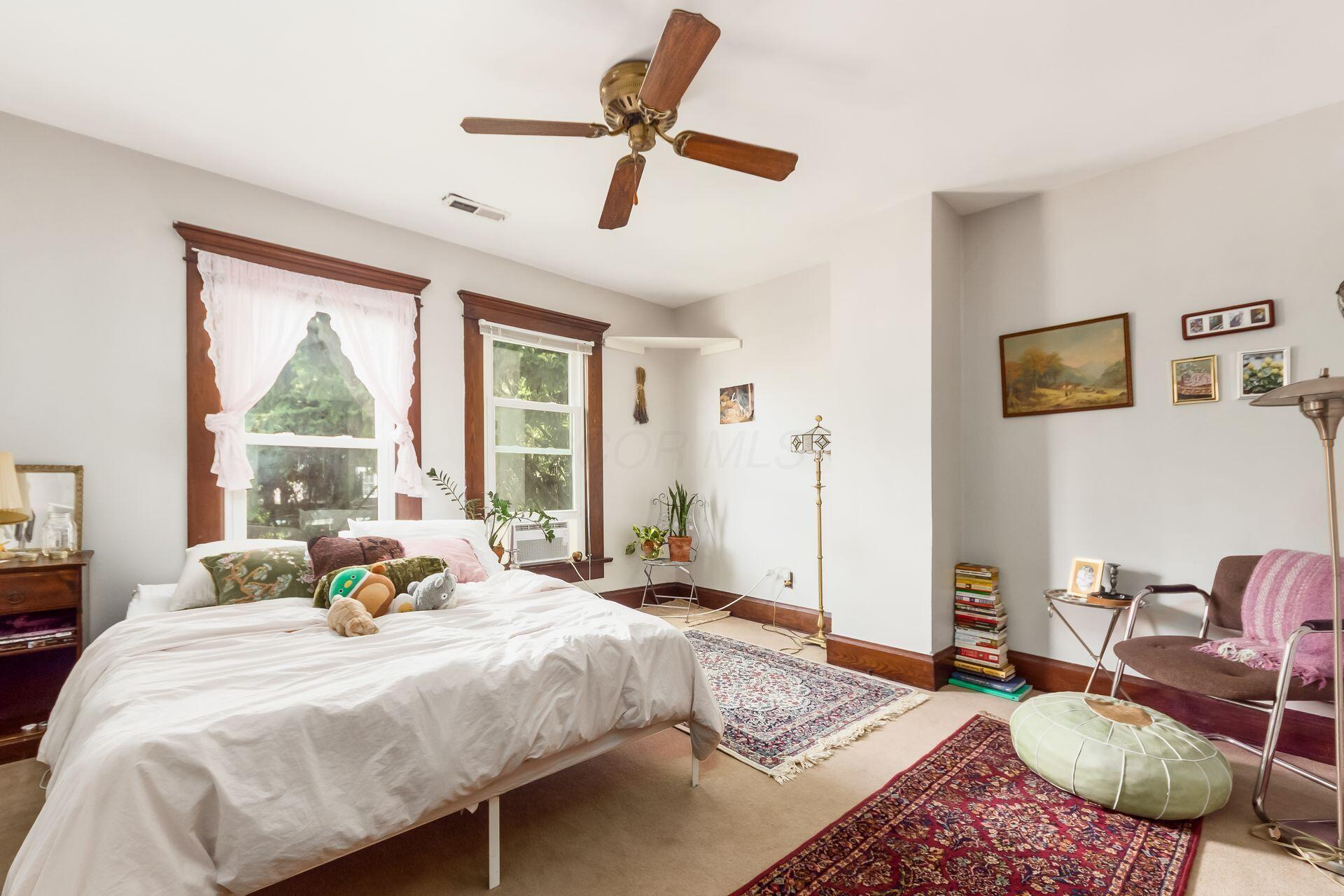 112 W Tompkins Street