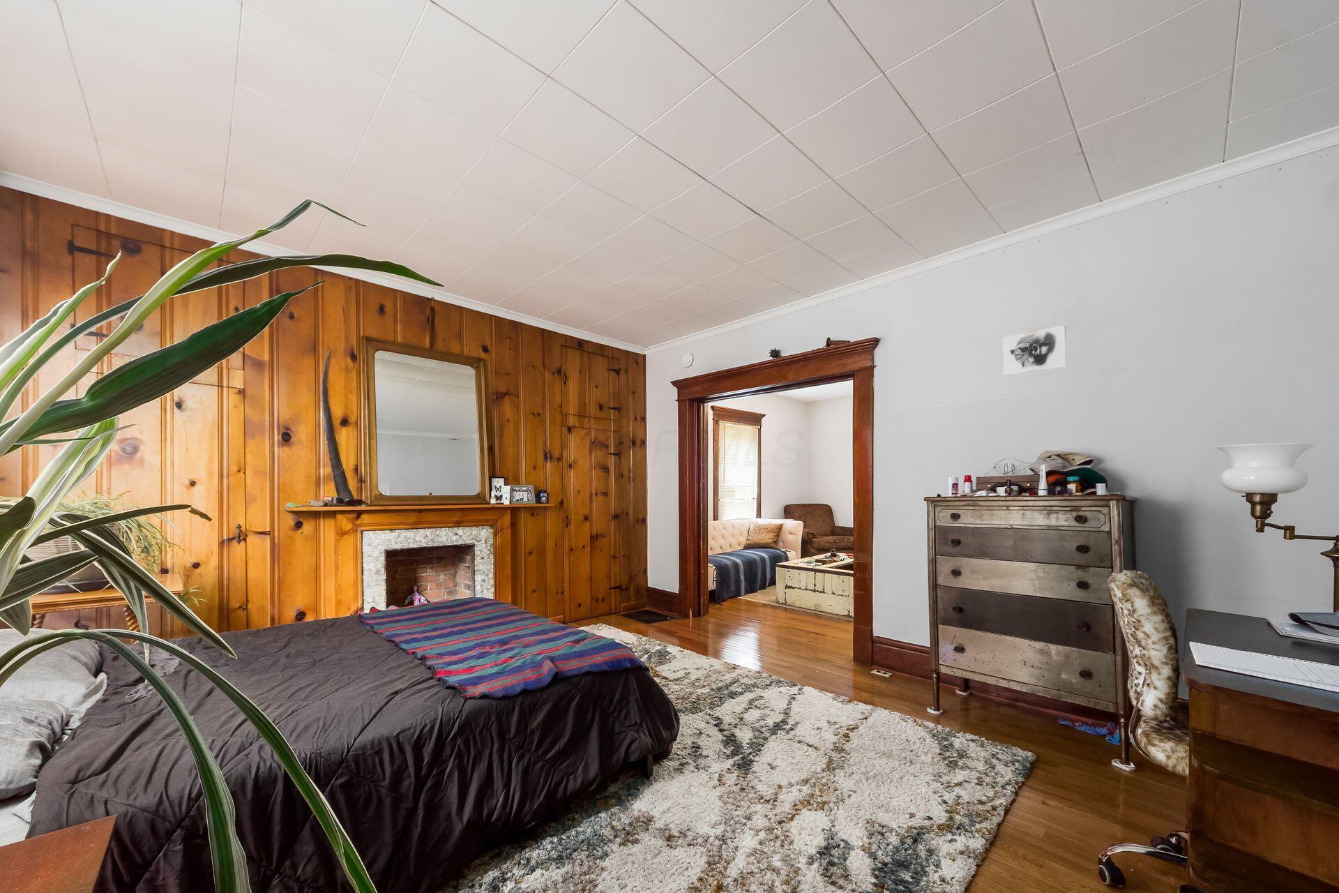 112 W Tompkins Street
