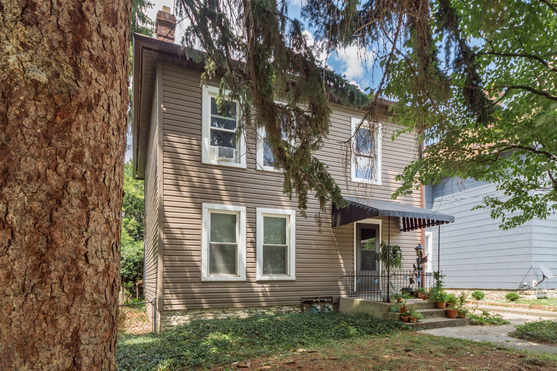 112 W Tompkins Street