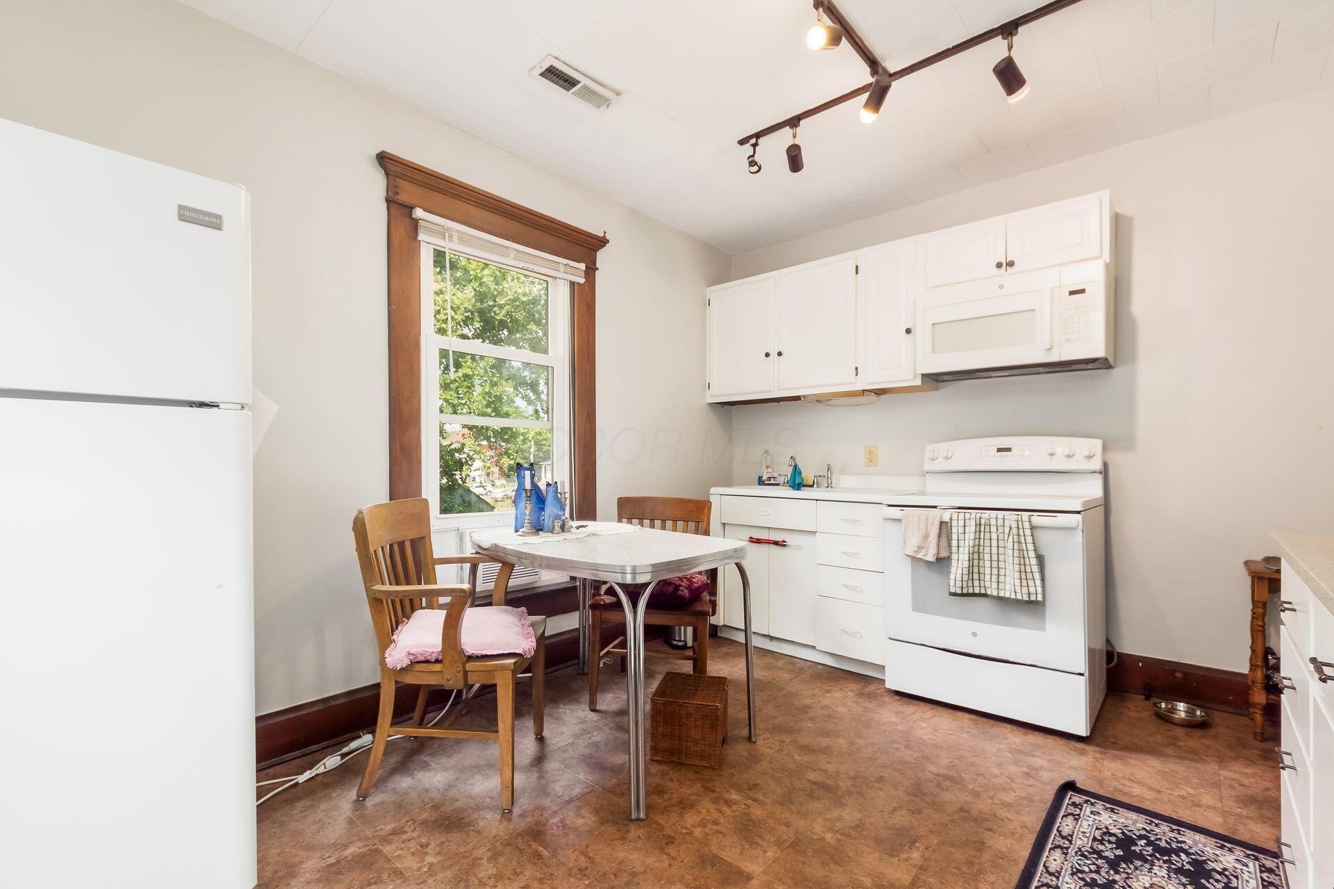 112 W Tompkins Street
