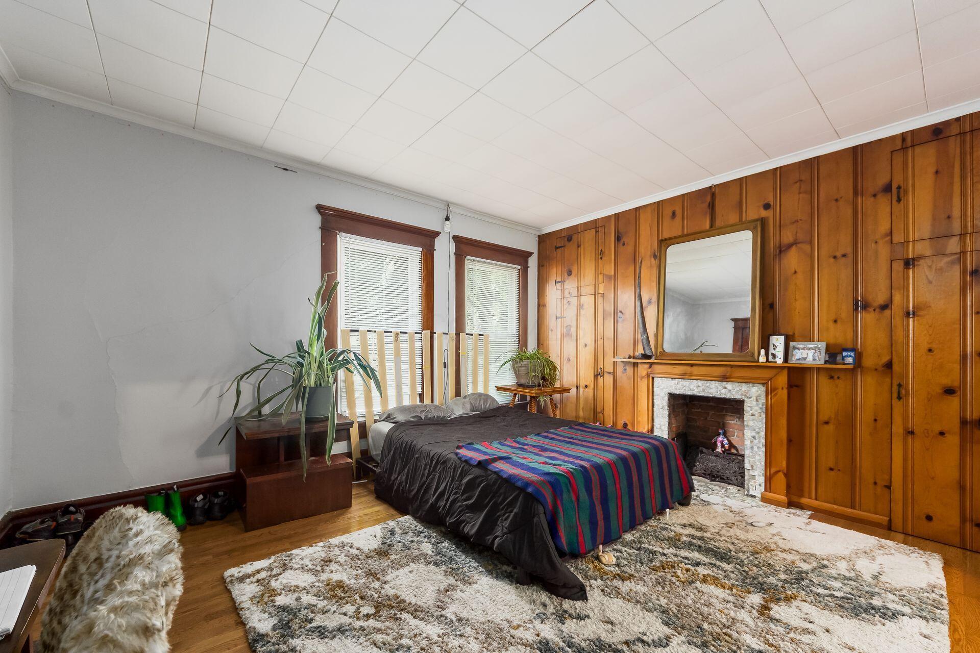 112 W Tompkins Street