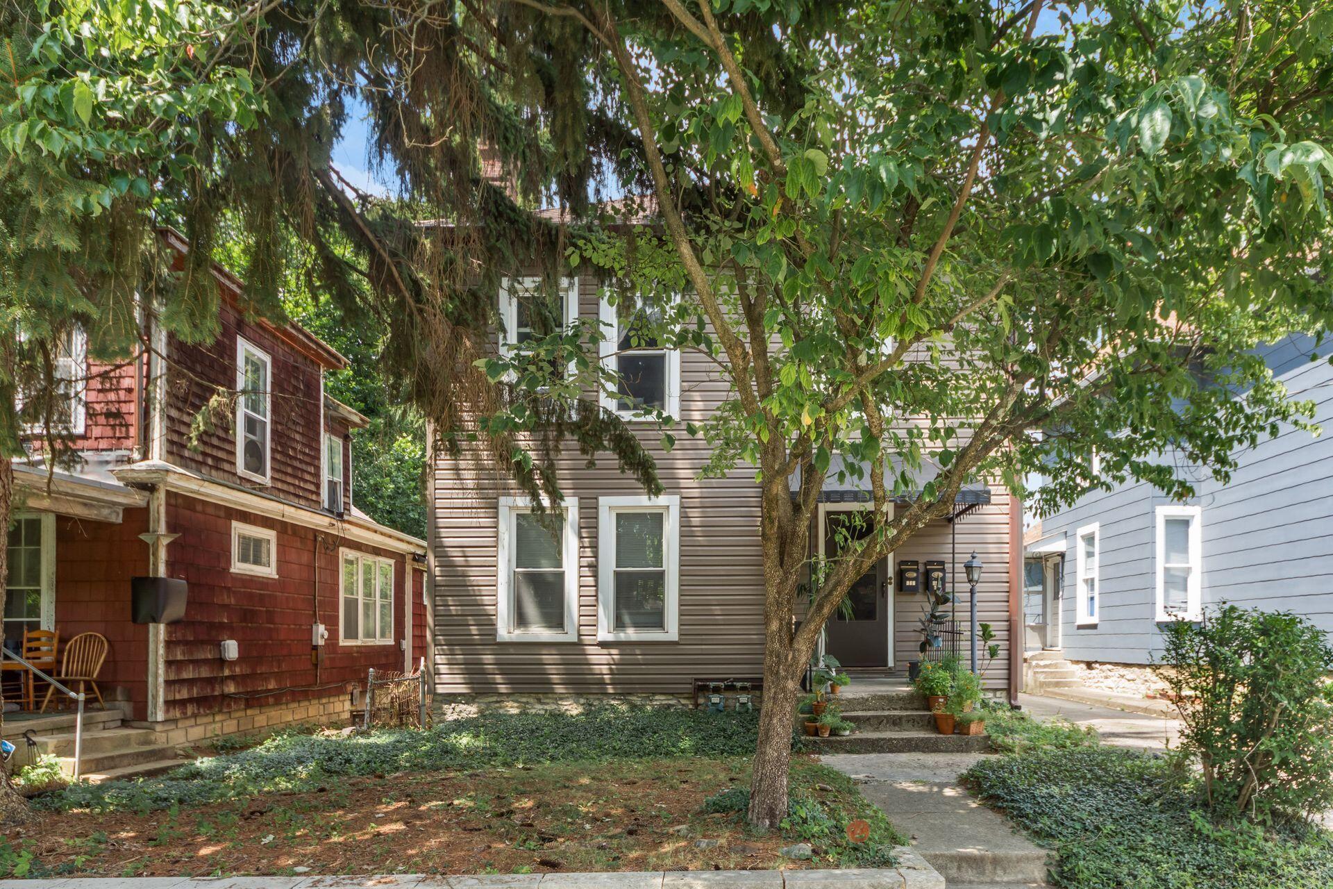 112 W Tompkins Street