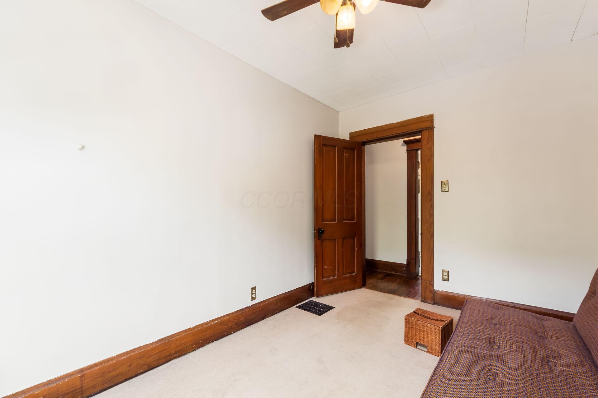 112 W Tompkins Street