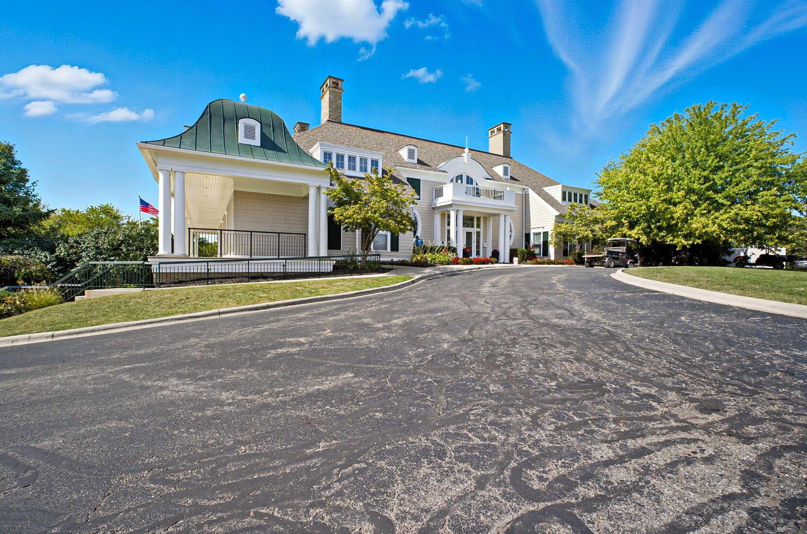 5962 Heritage Lakes Drive