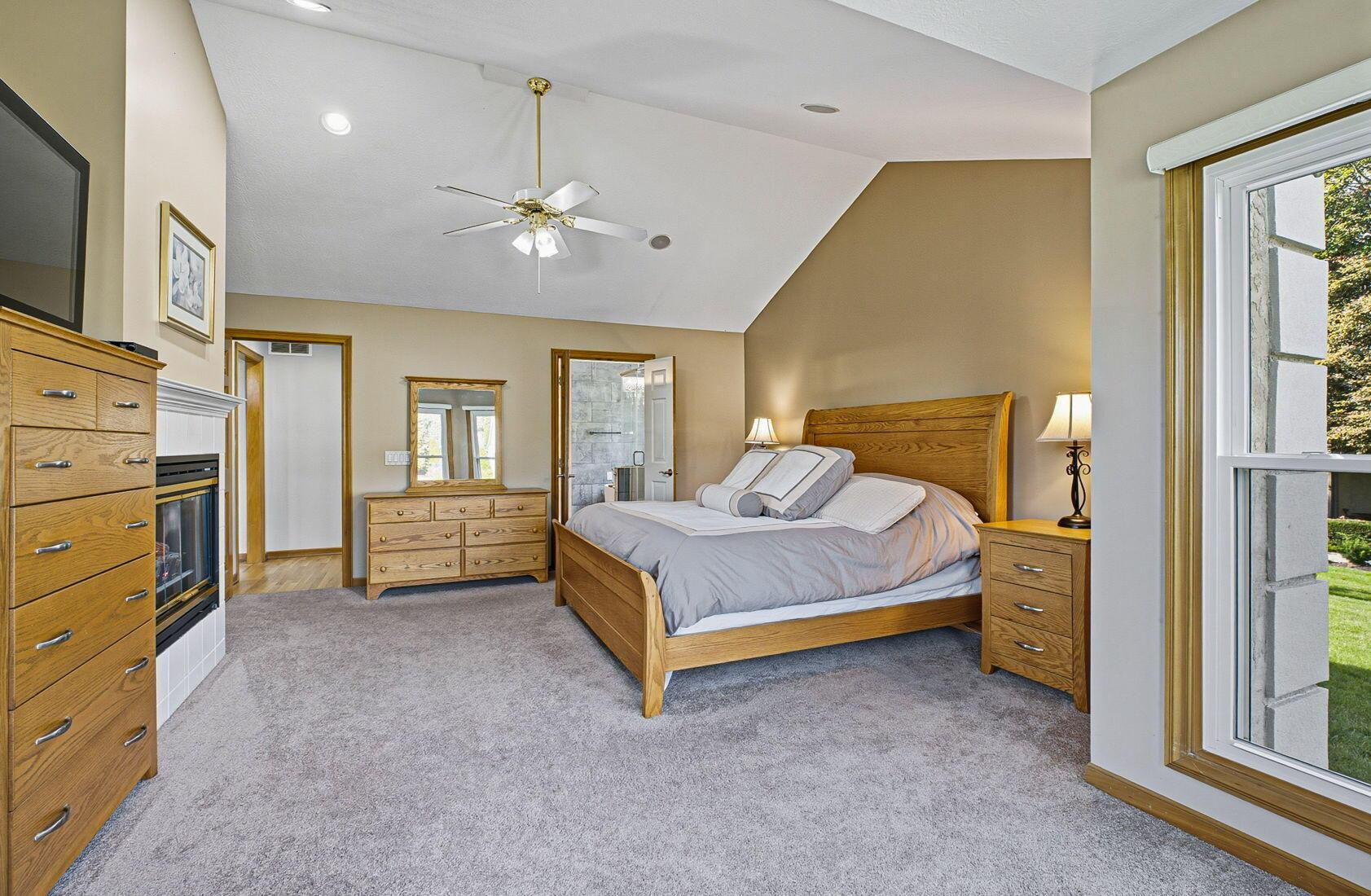 5962 Heritage Lakes Drive