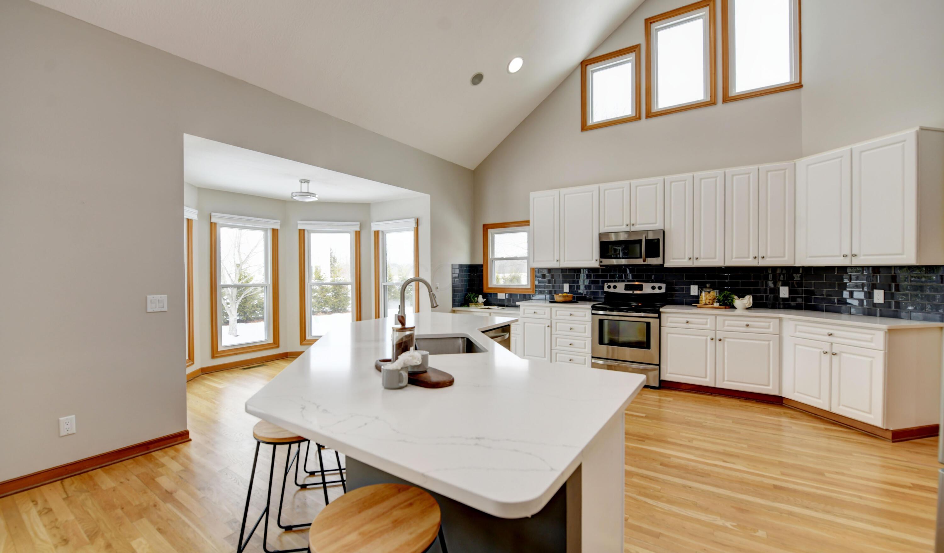 5962 Heritage Lakes Drive