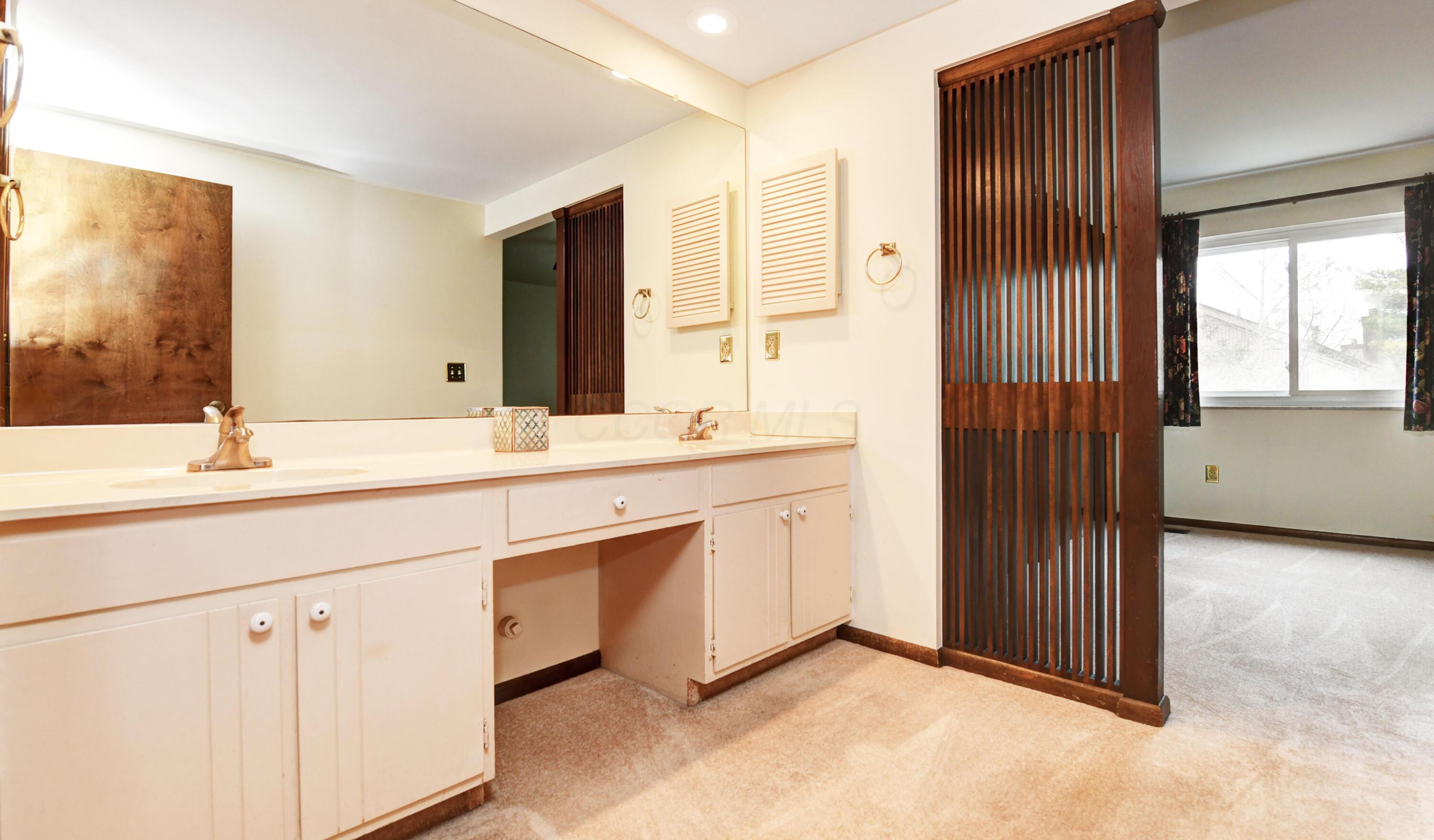 6448 Sharon Woods Boulevard, B B