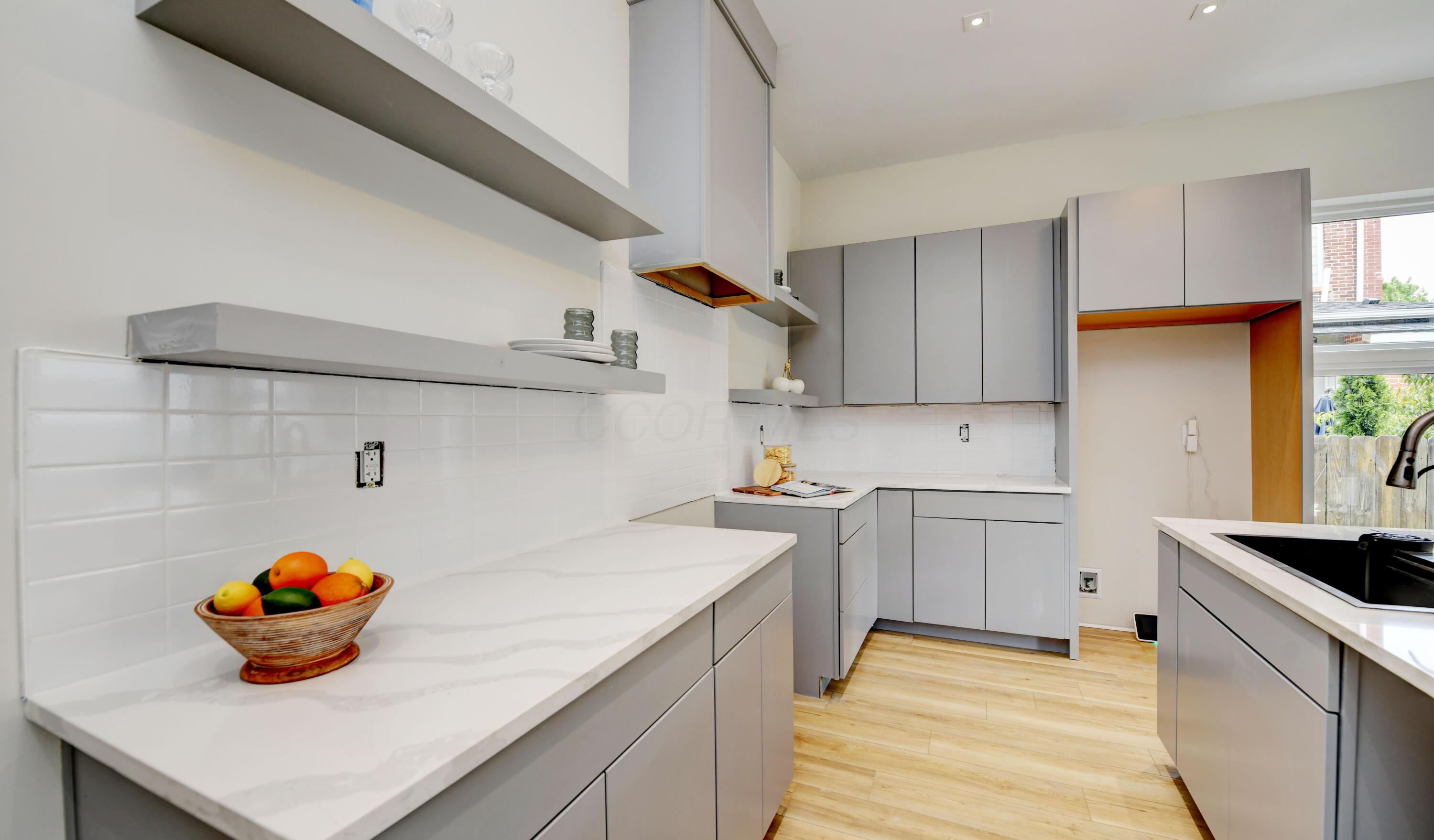 1042 Mcallister Avenue, 44