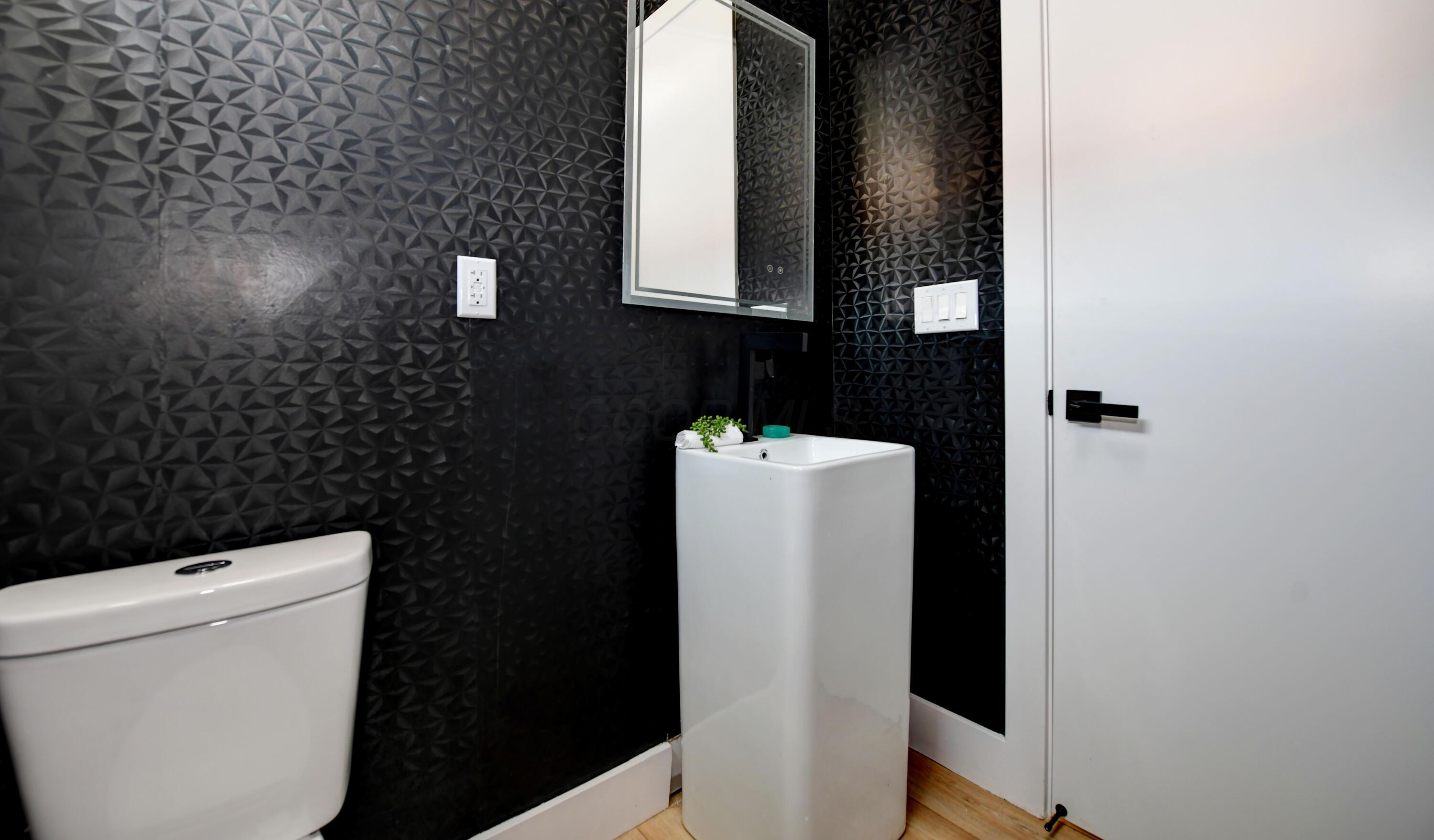 1042 Mcallister Avenue, 44