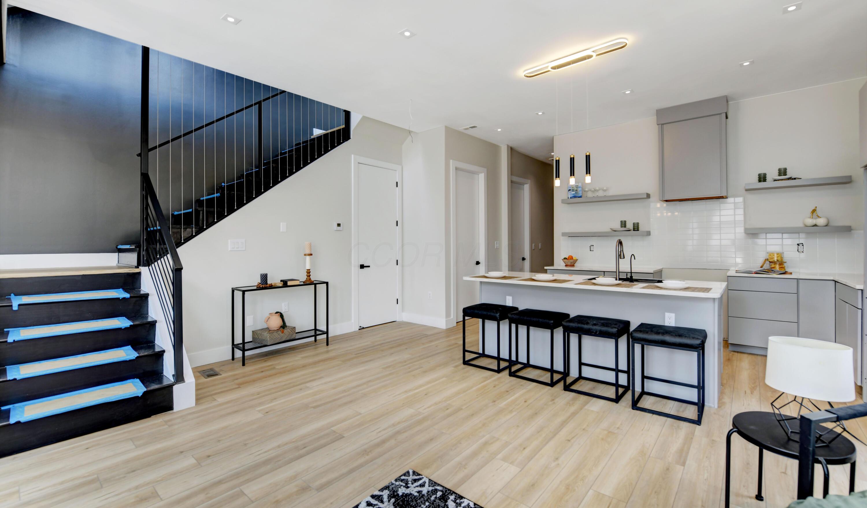 1042 Mcallister Avenue, 44