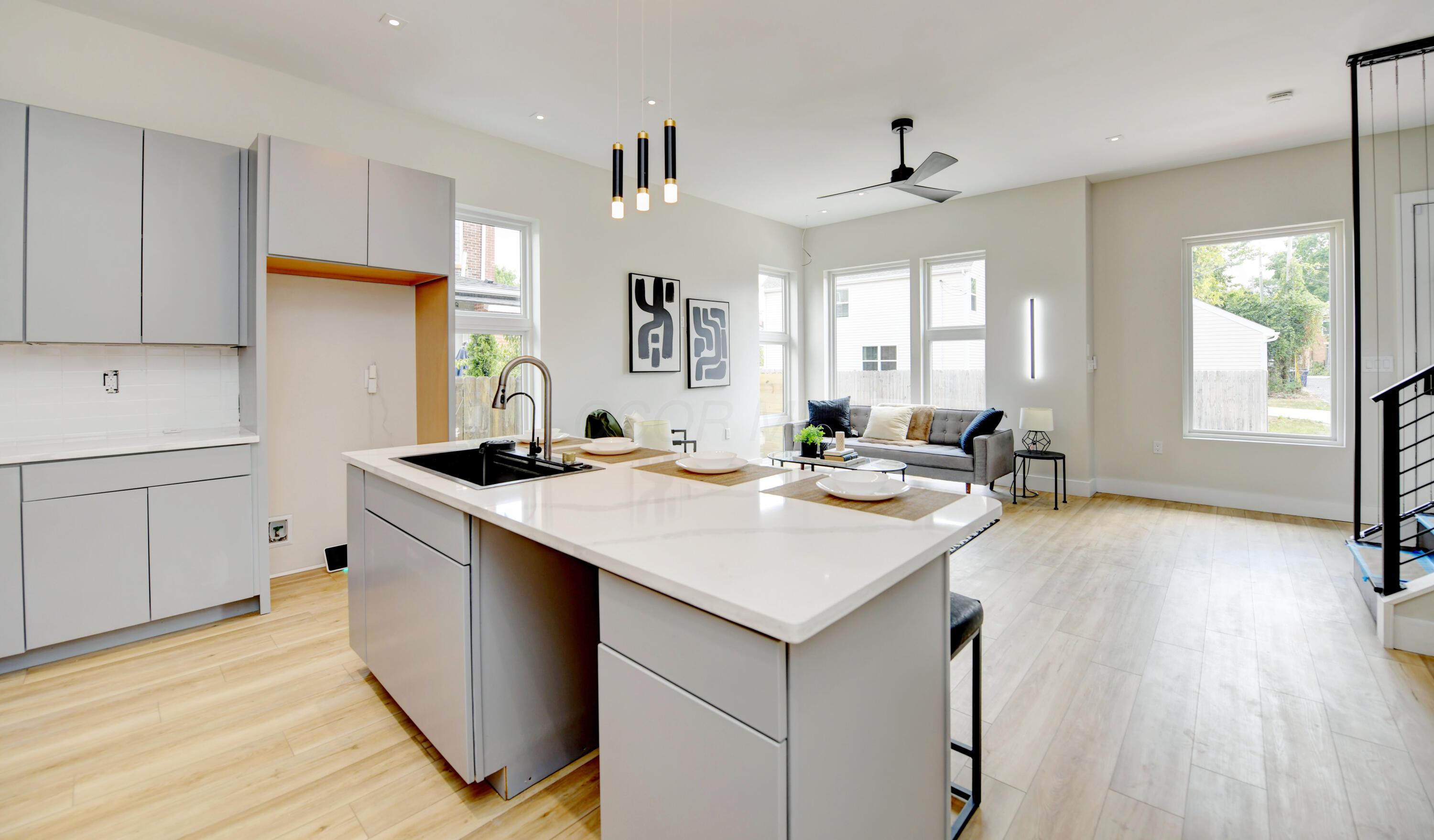 1042 Mcallister Avenue, 44