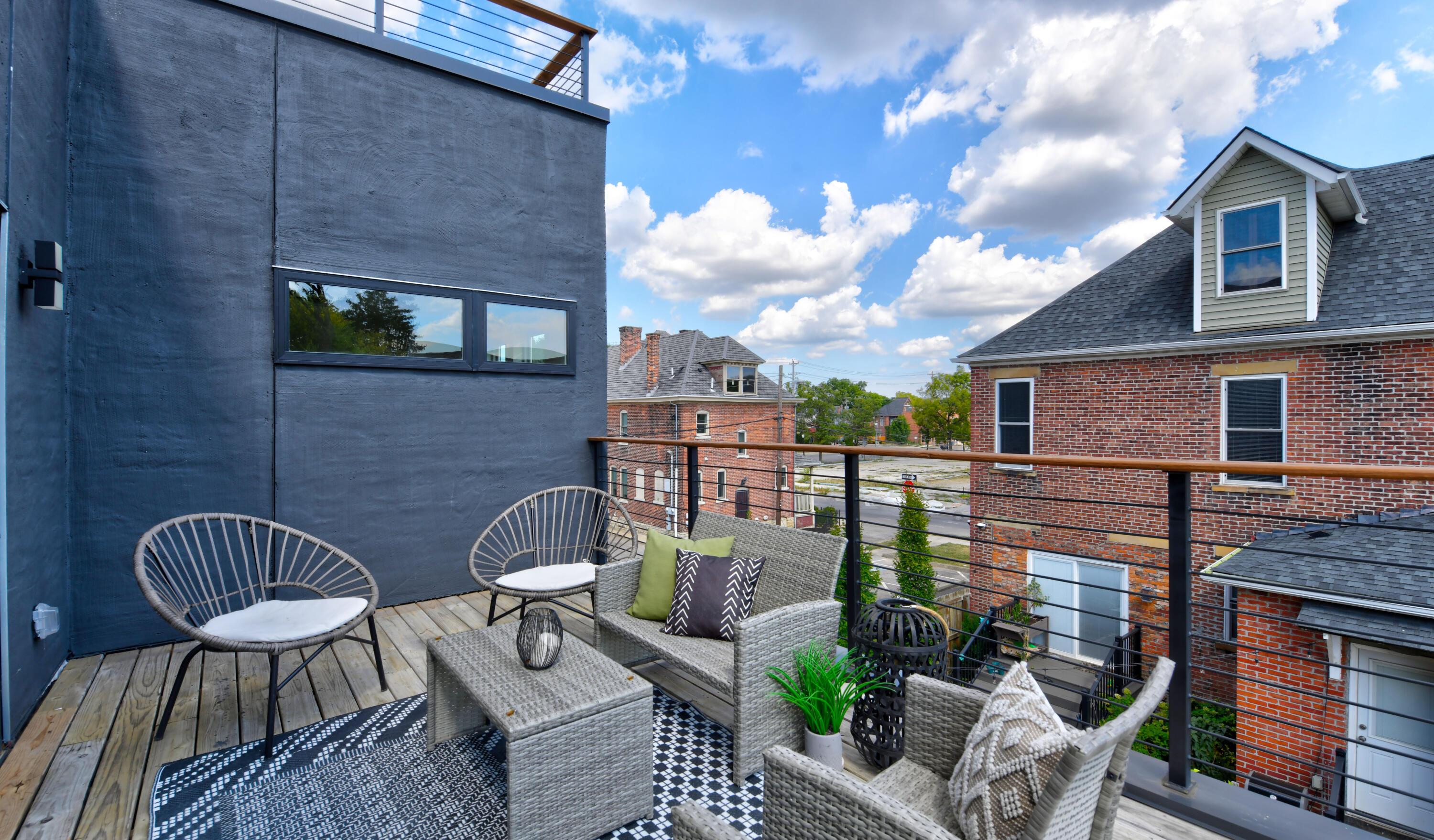 1042 Mcallister Avenue, 44