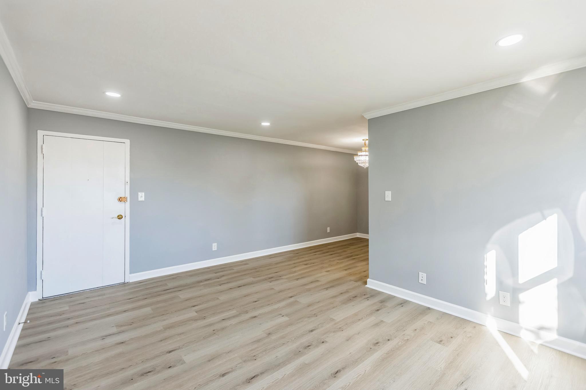 2030 N Woodrow St #4