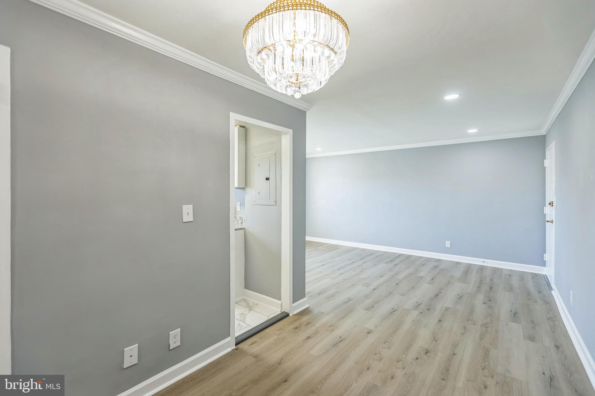 2030 N Woodrow St #4