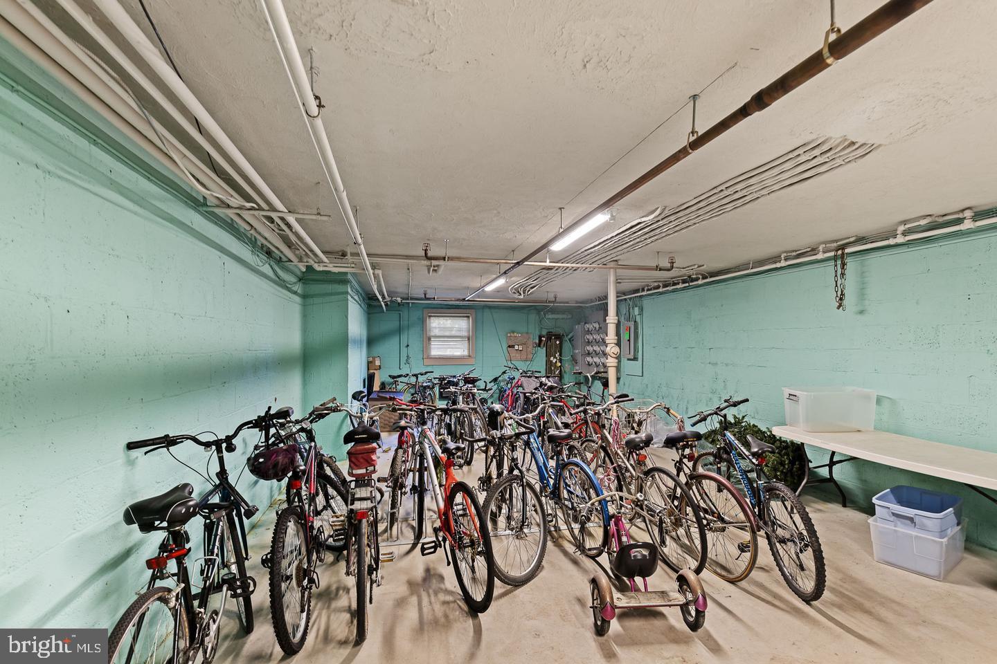 2030 N Woodrow St #4