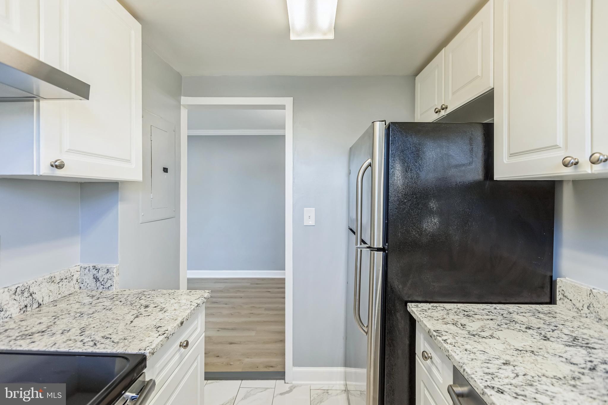 2030 N Woodrow St #4