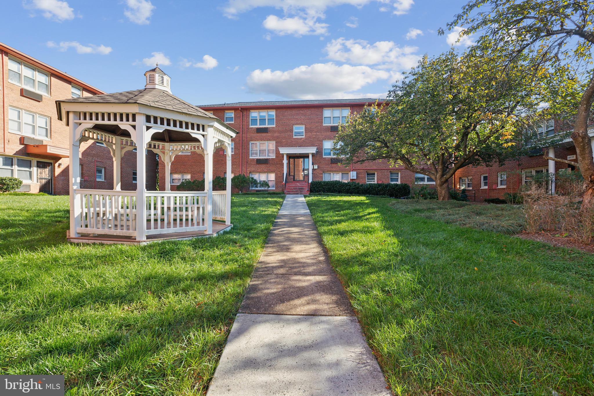 2030 N Woodrow St #4