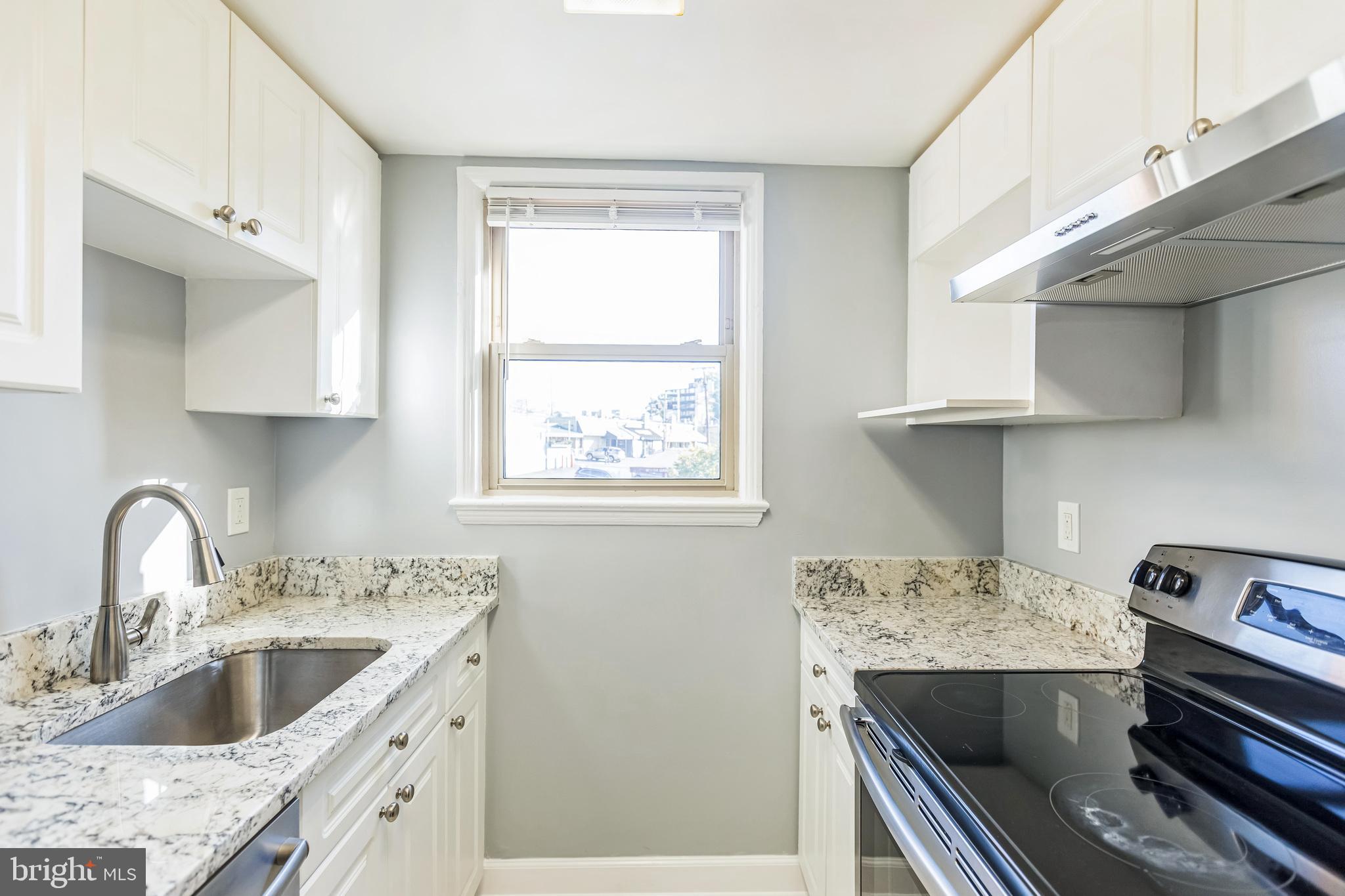 2030 N Woodrow St #4