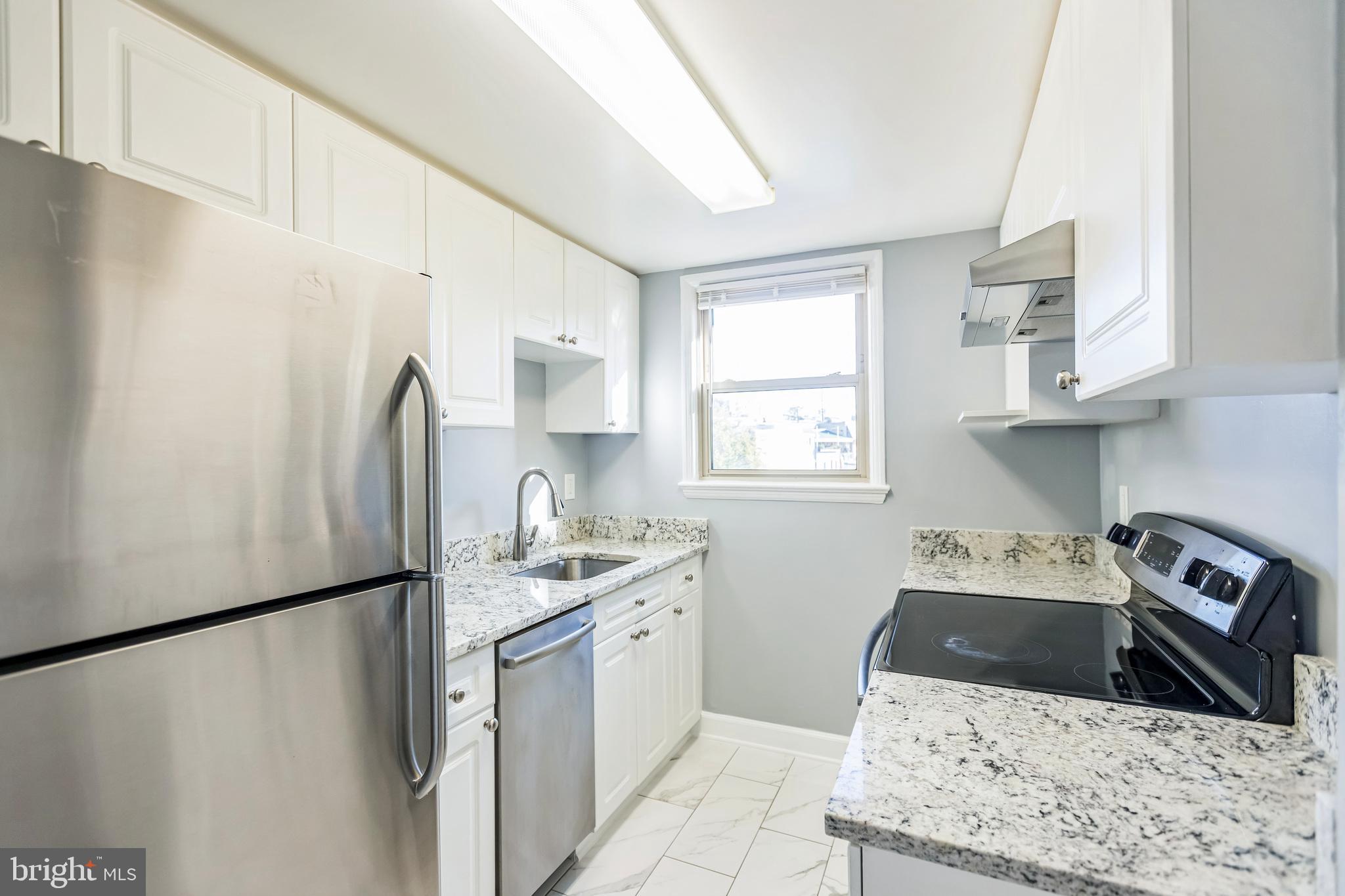 2030 N Woodrow St #4