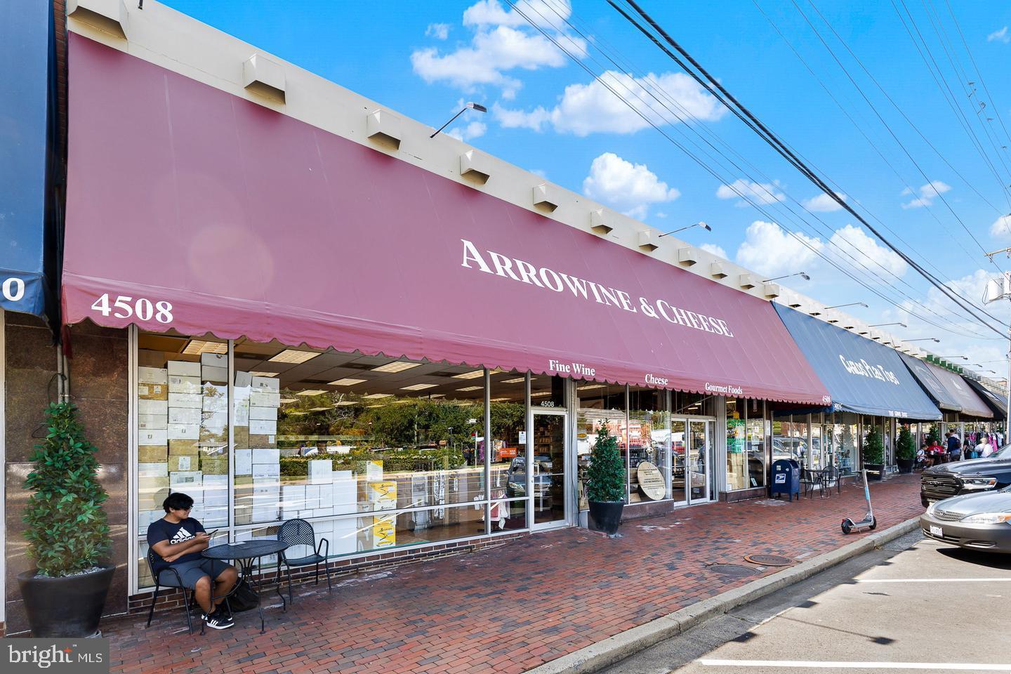 2030 N Woodrow St #4