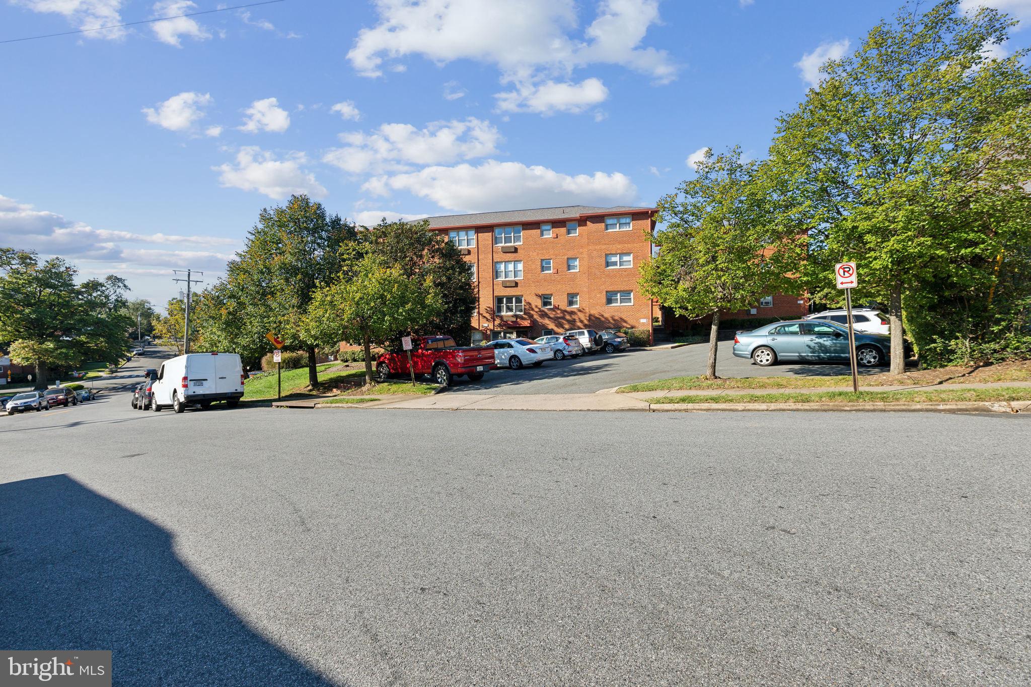 2030 N Woodrow St #4