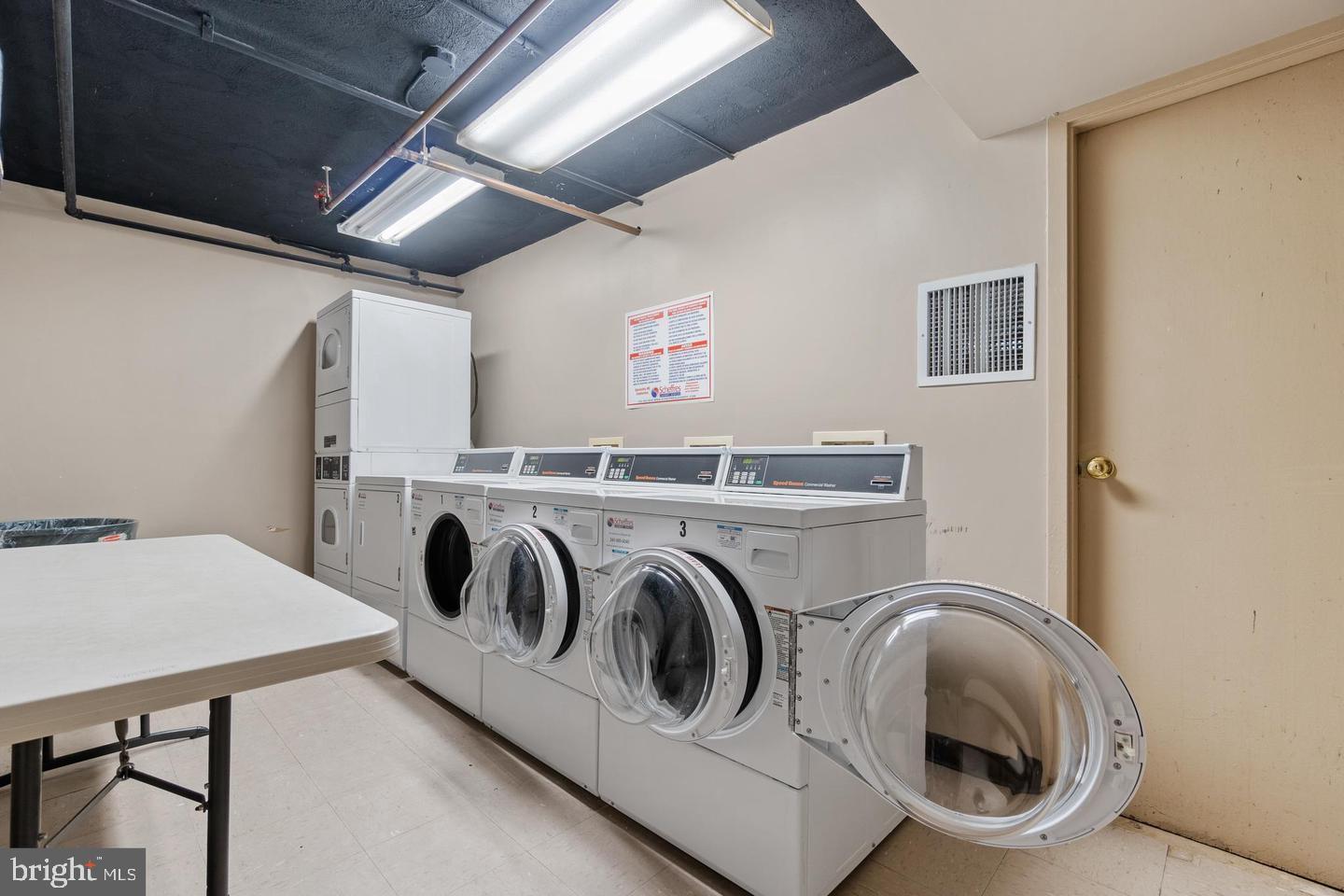 2030 N Woodrow St #4