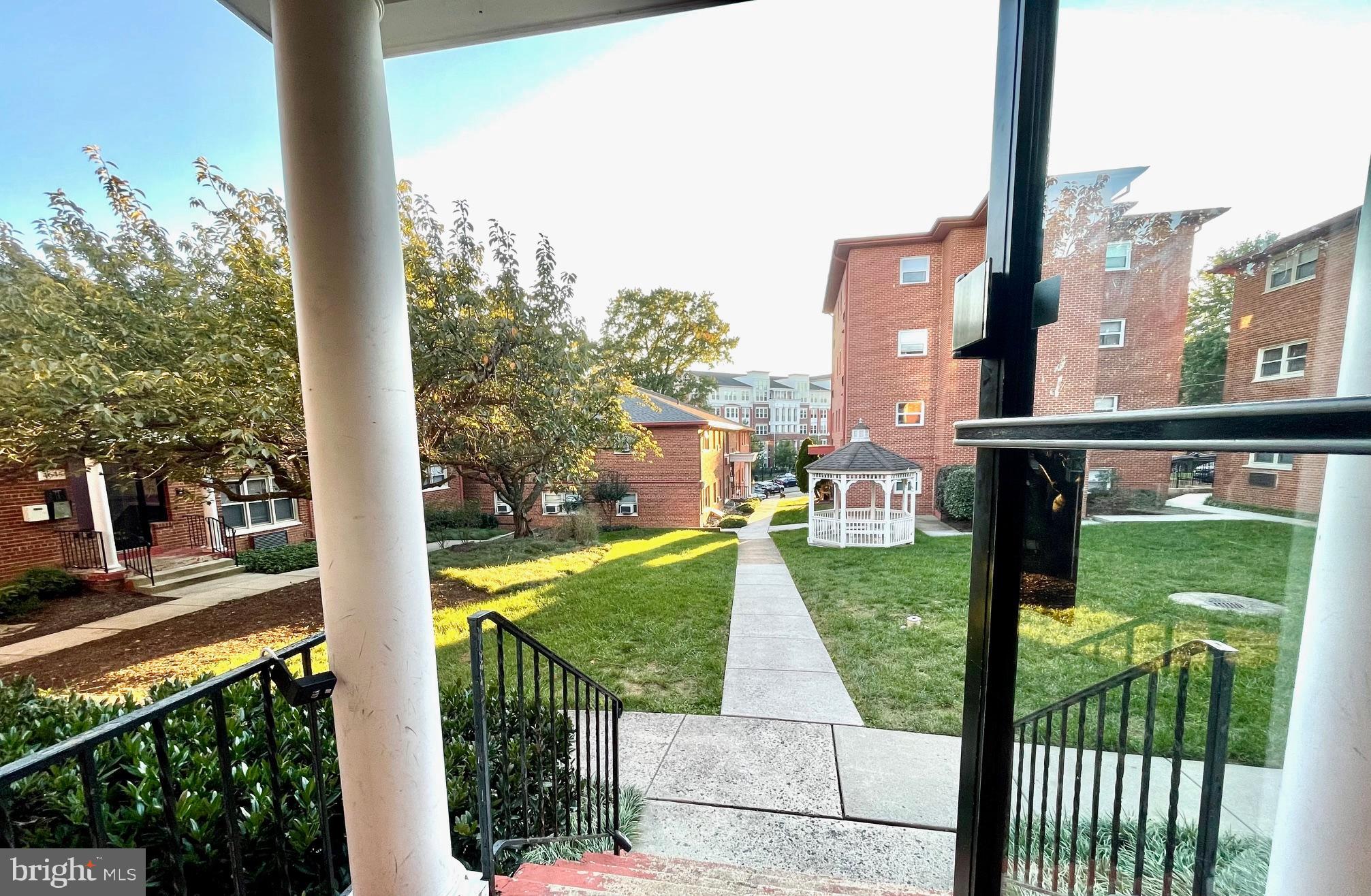 2030 N Woodrow St #4