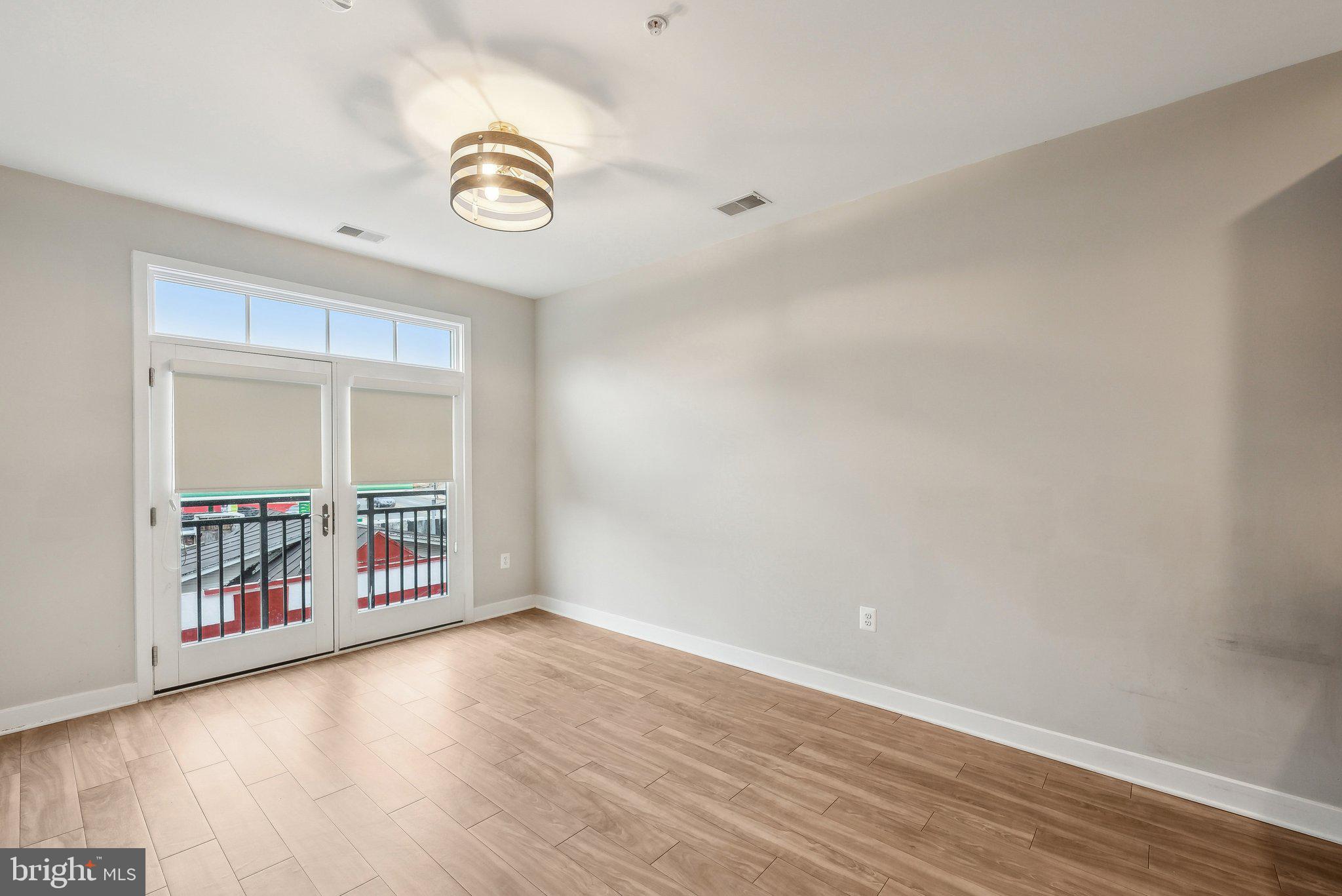 989 S Buchanan St #216