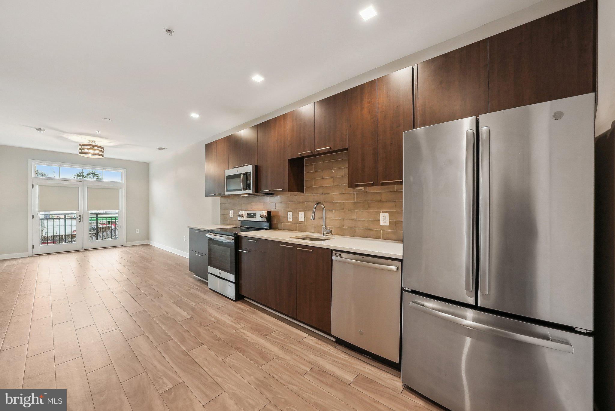 989 S Buchanan St #216