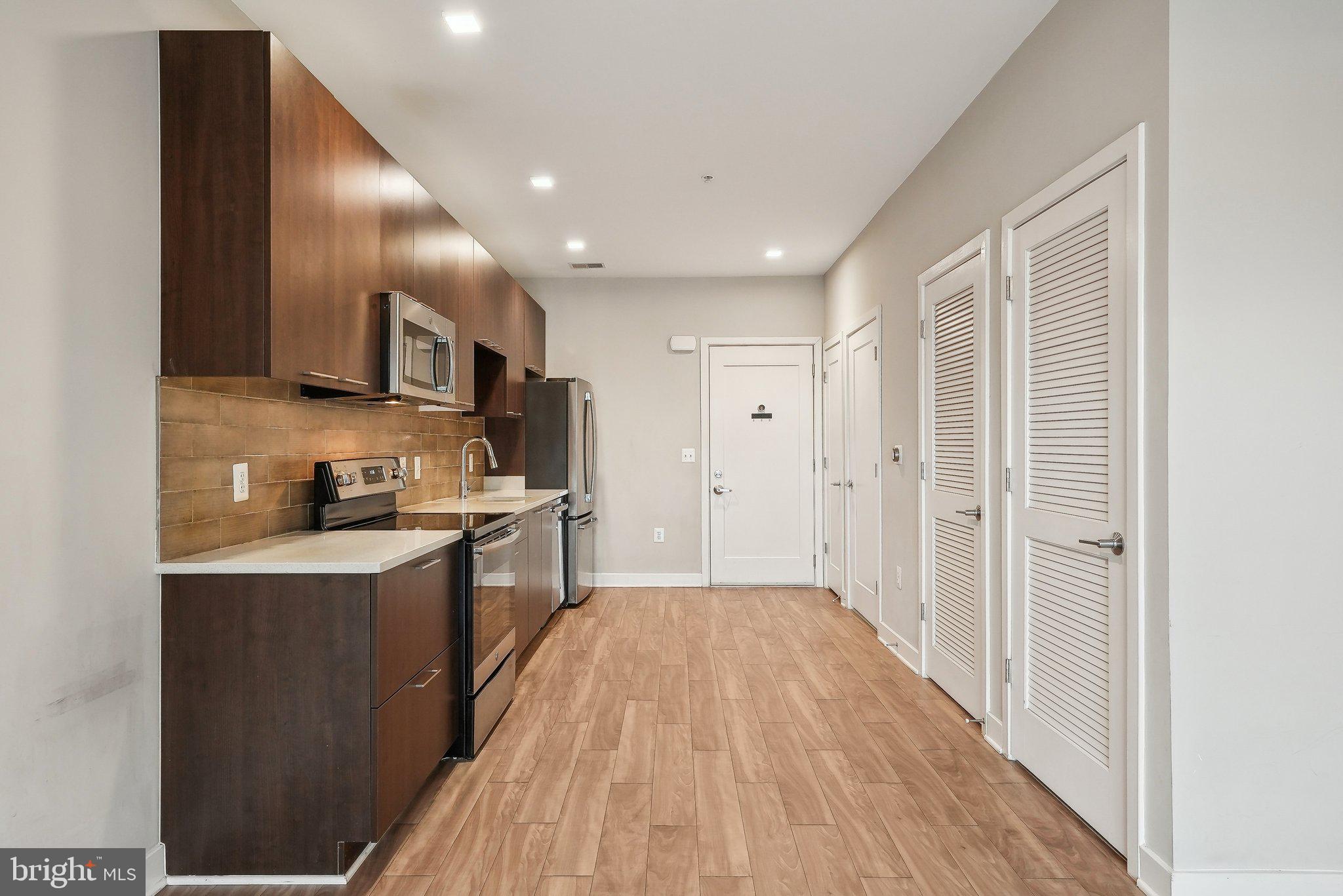 989 S Buchanan St #216