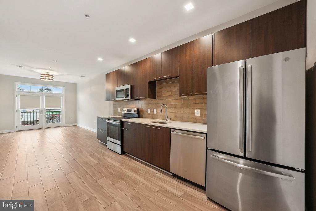 989 S Buchanan St #216