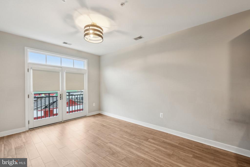 989 S Buchanan St #216