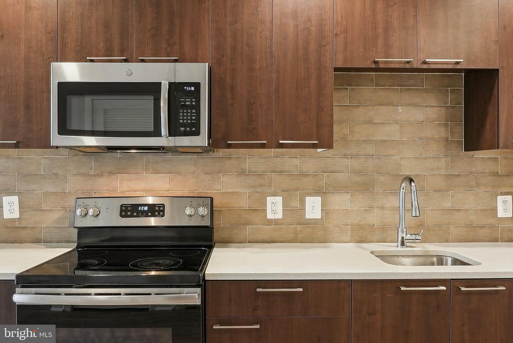 989 S Buchanan St #216