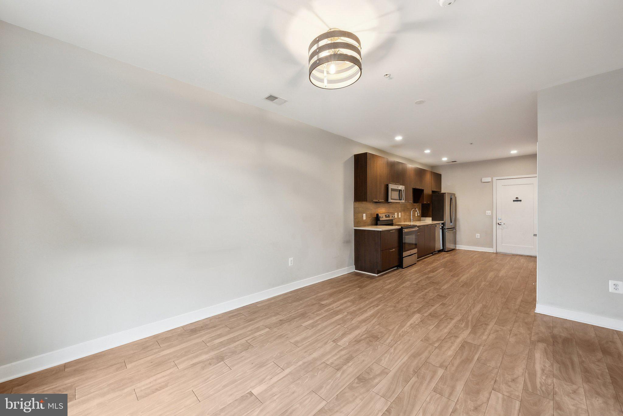 989 S Buchanan St #216