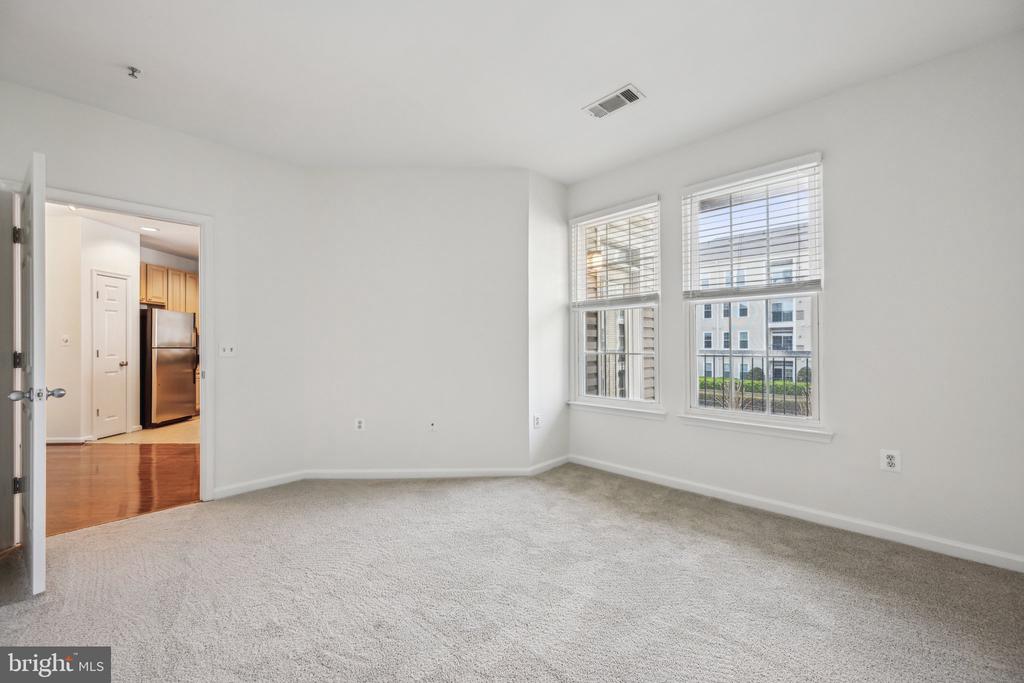 2301 25th St S #302
