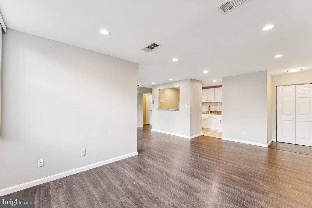 527 N ARMISTEAD STREET 101