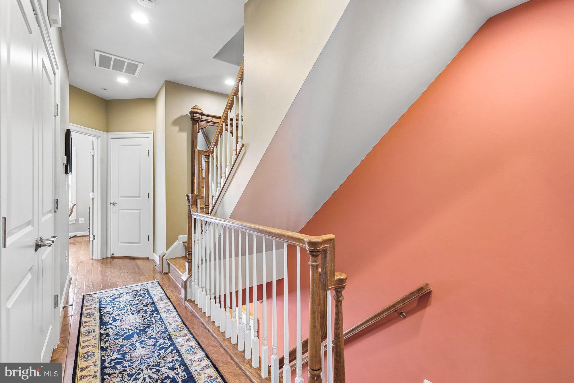 703 ROSE SQUARE