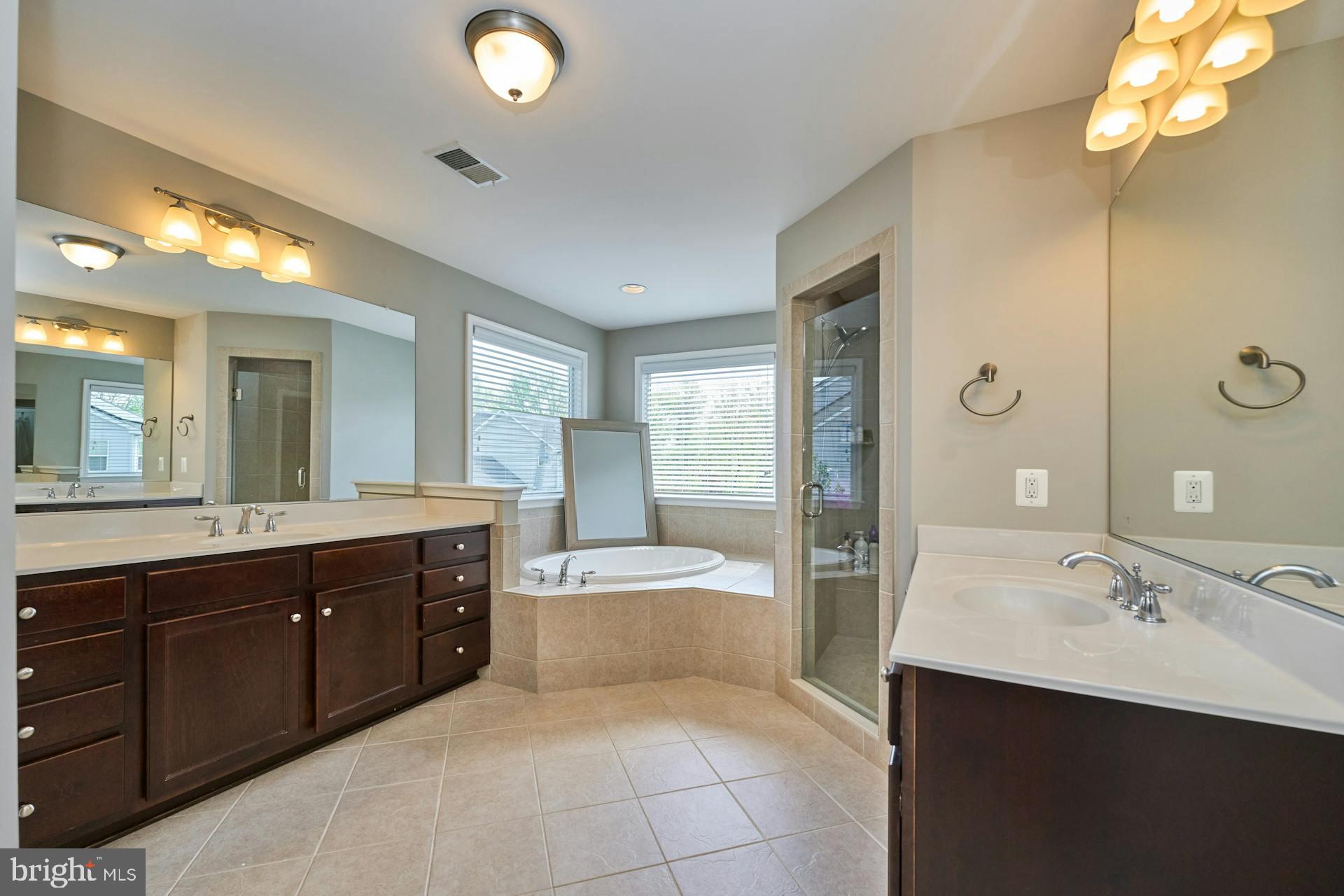 7141 Lake Dr