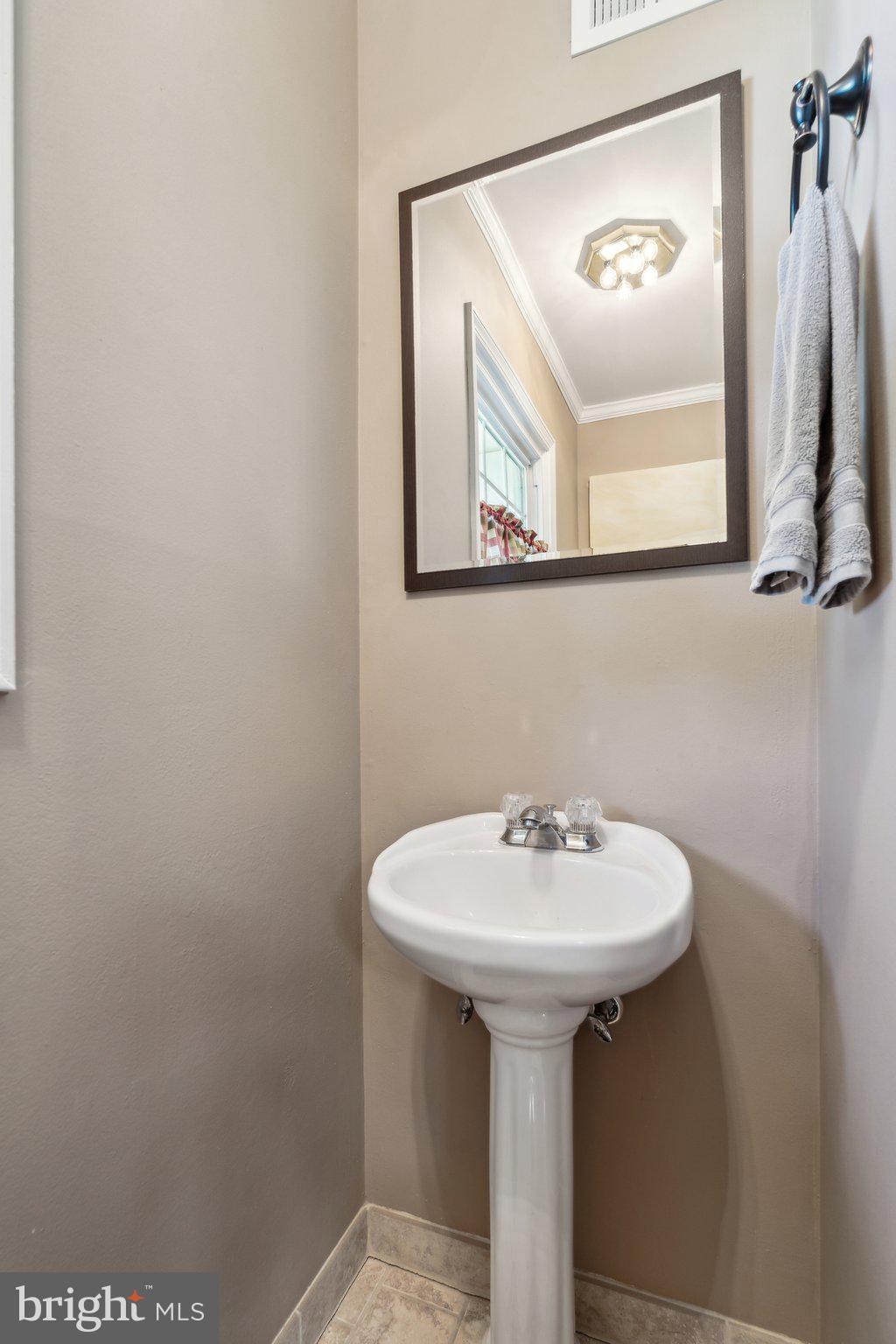 10009 Routts Hill Rd