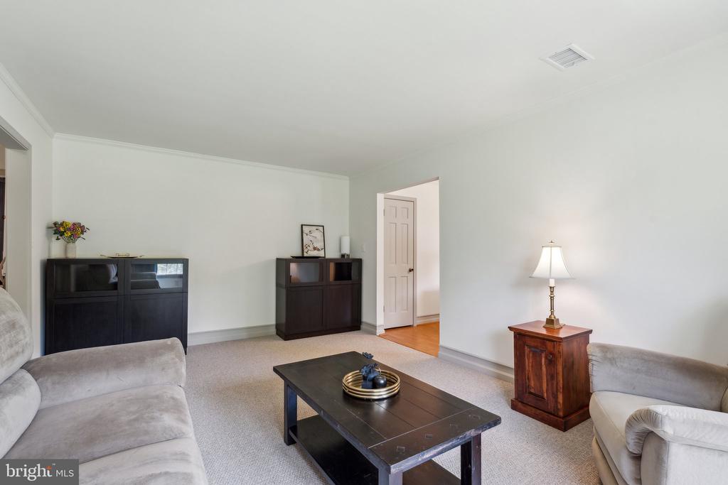 10009 Routts Hill Rd