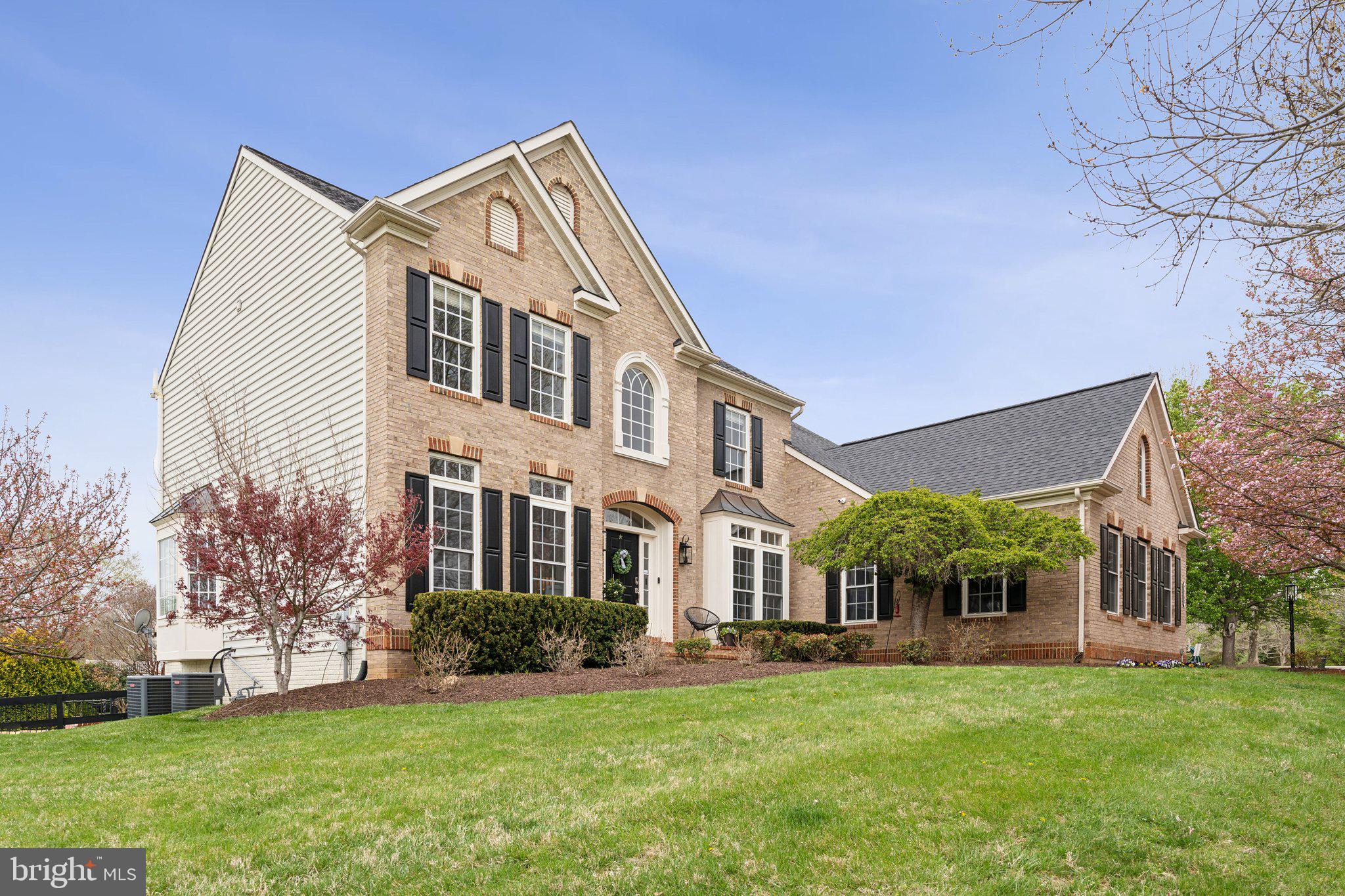 7560 Coopers Hawk Dr