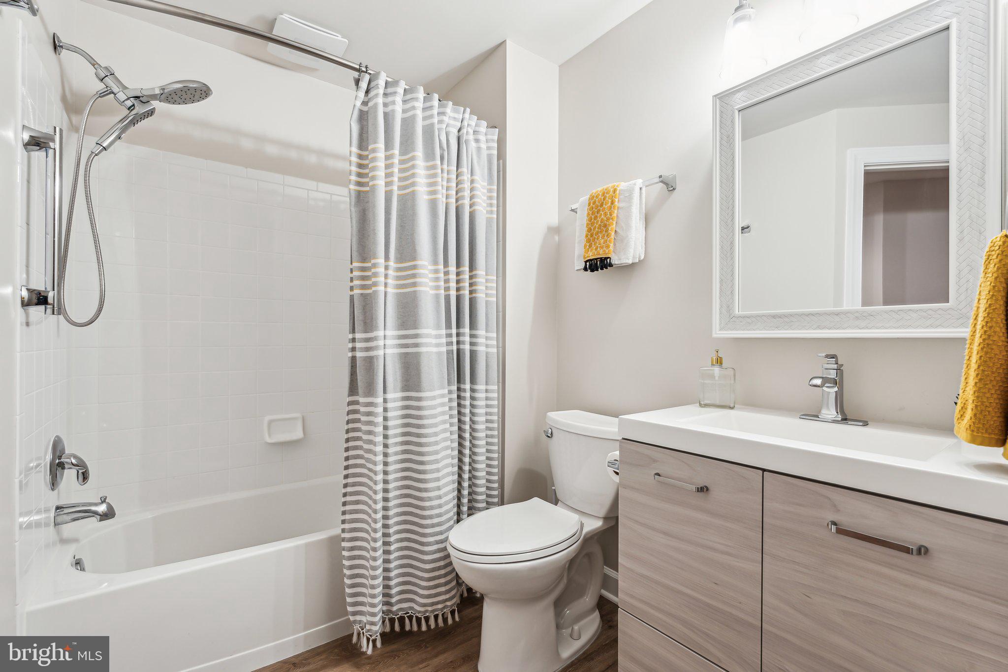 7560 Coopers Hawk Dr